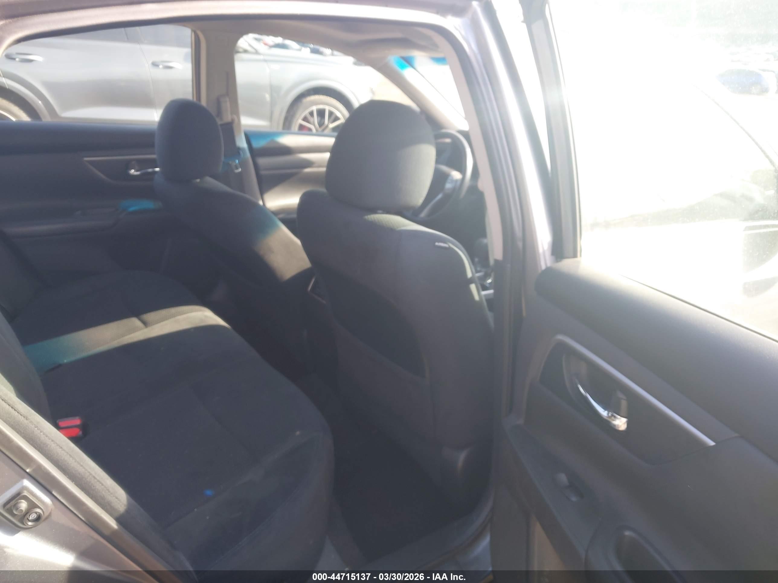 NISSAN ALTIMA image 8