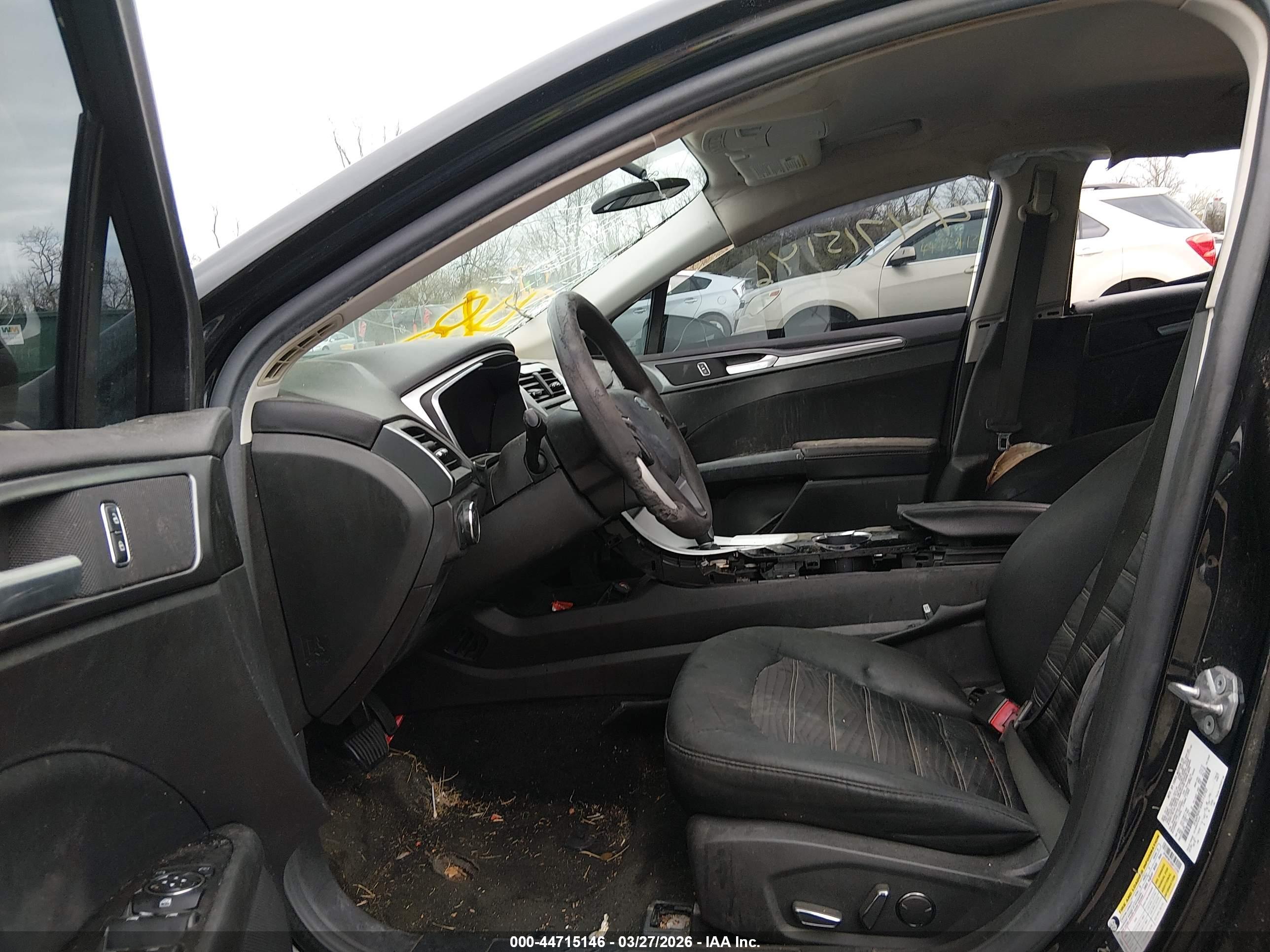 FORD FUSION image 5