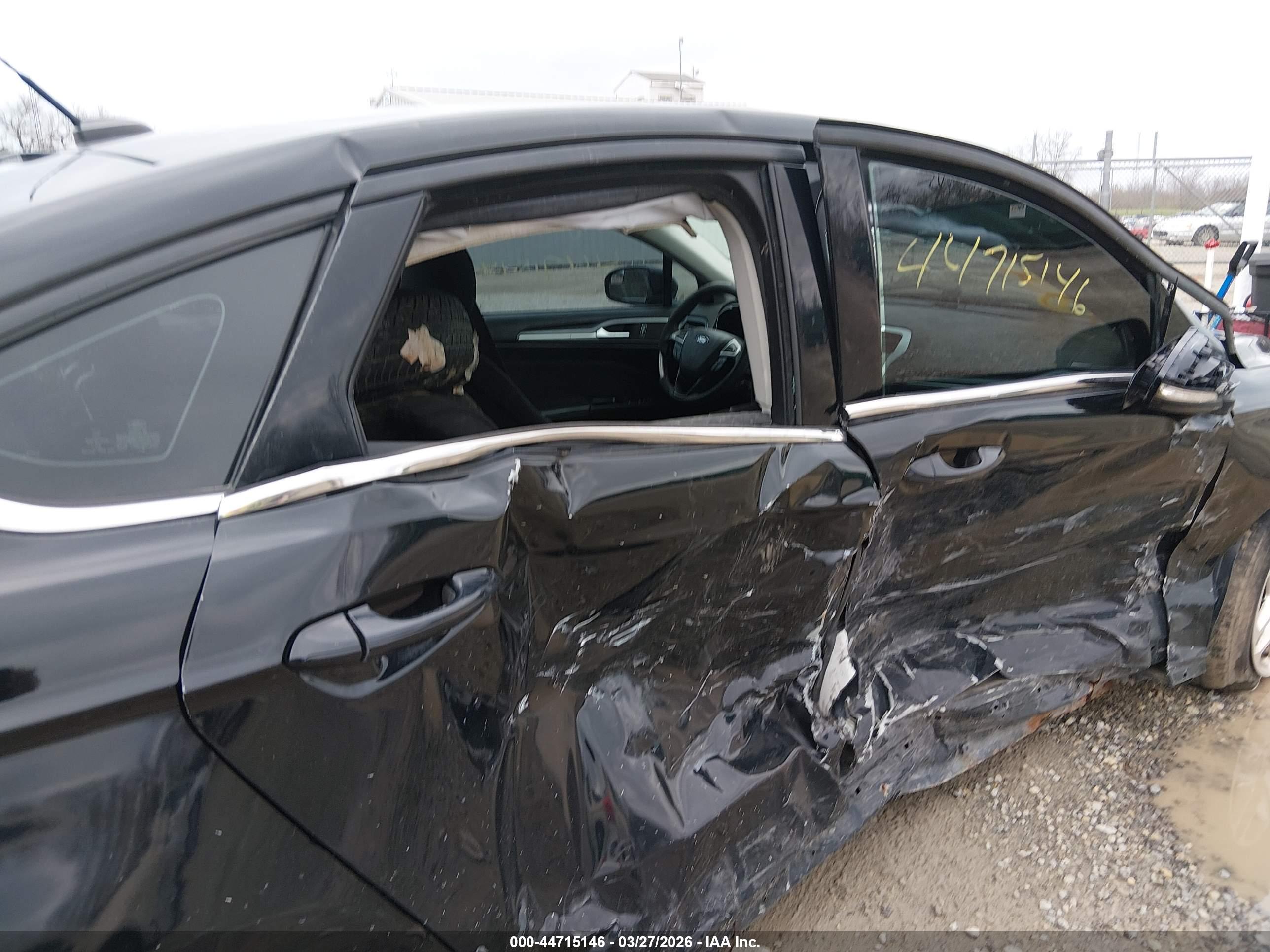 FORD FUSION image 6