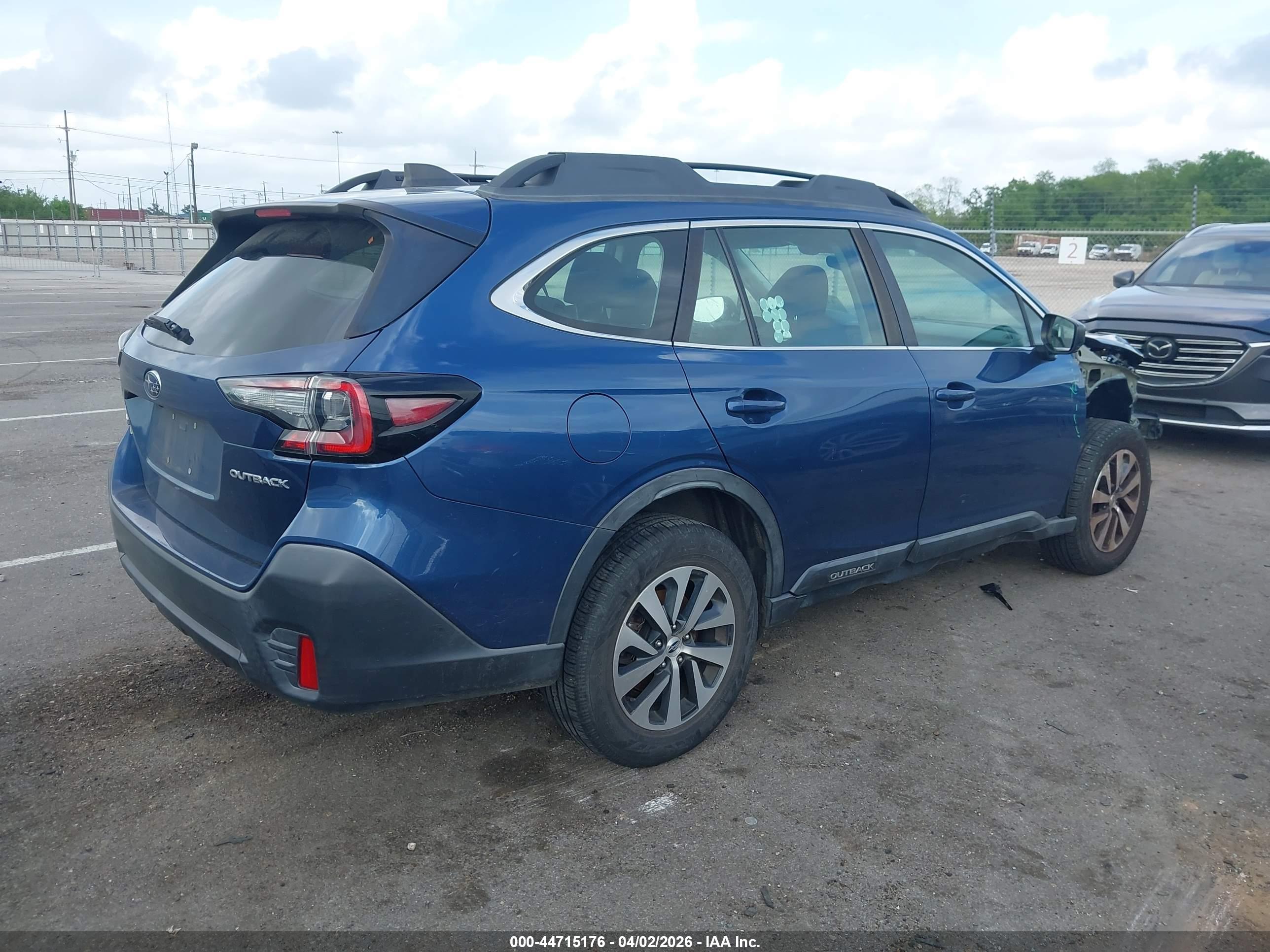 SUBARU OUTBACK image 4