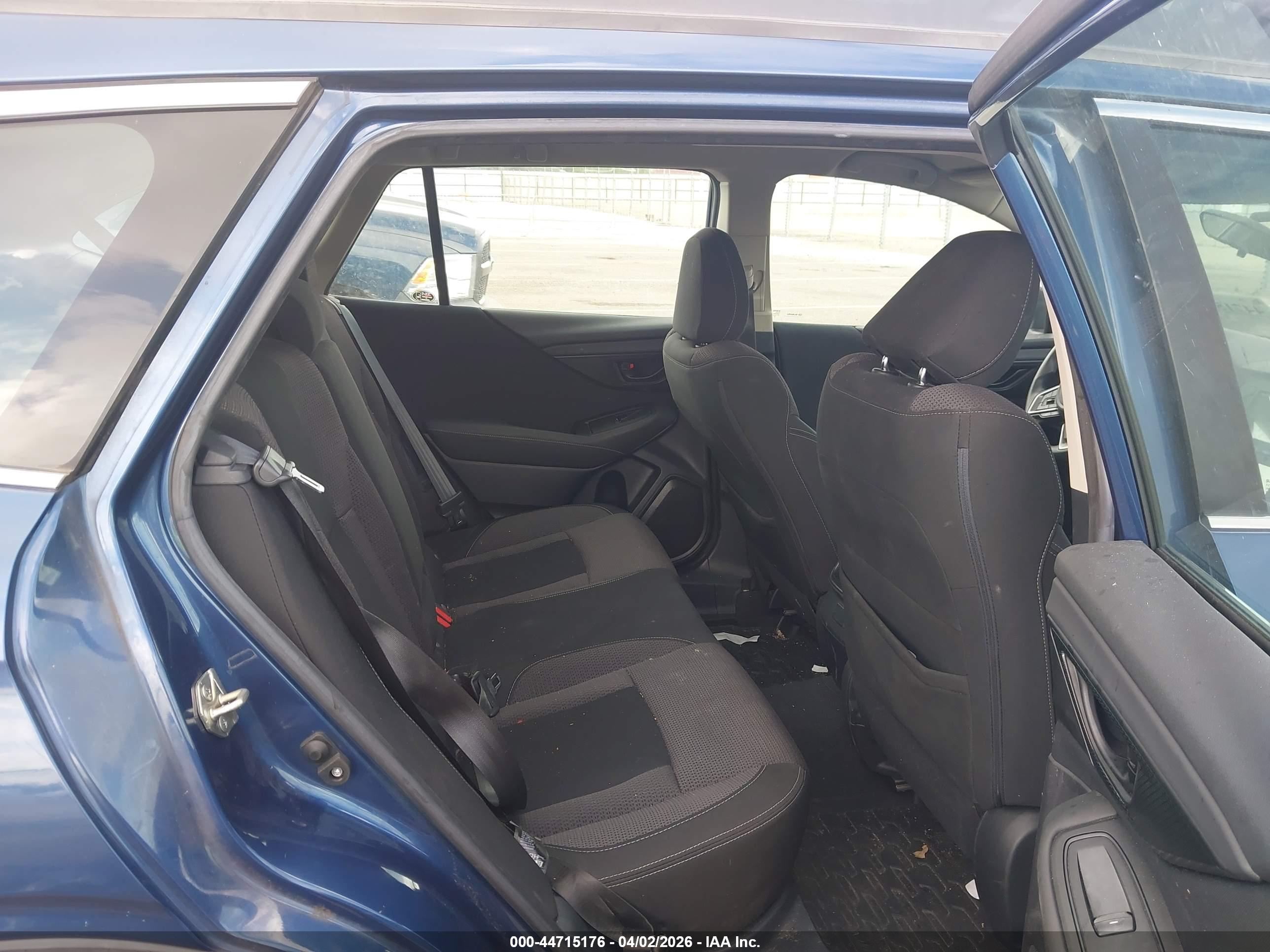 SUBARU OUTBACK image 8