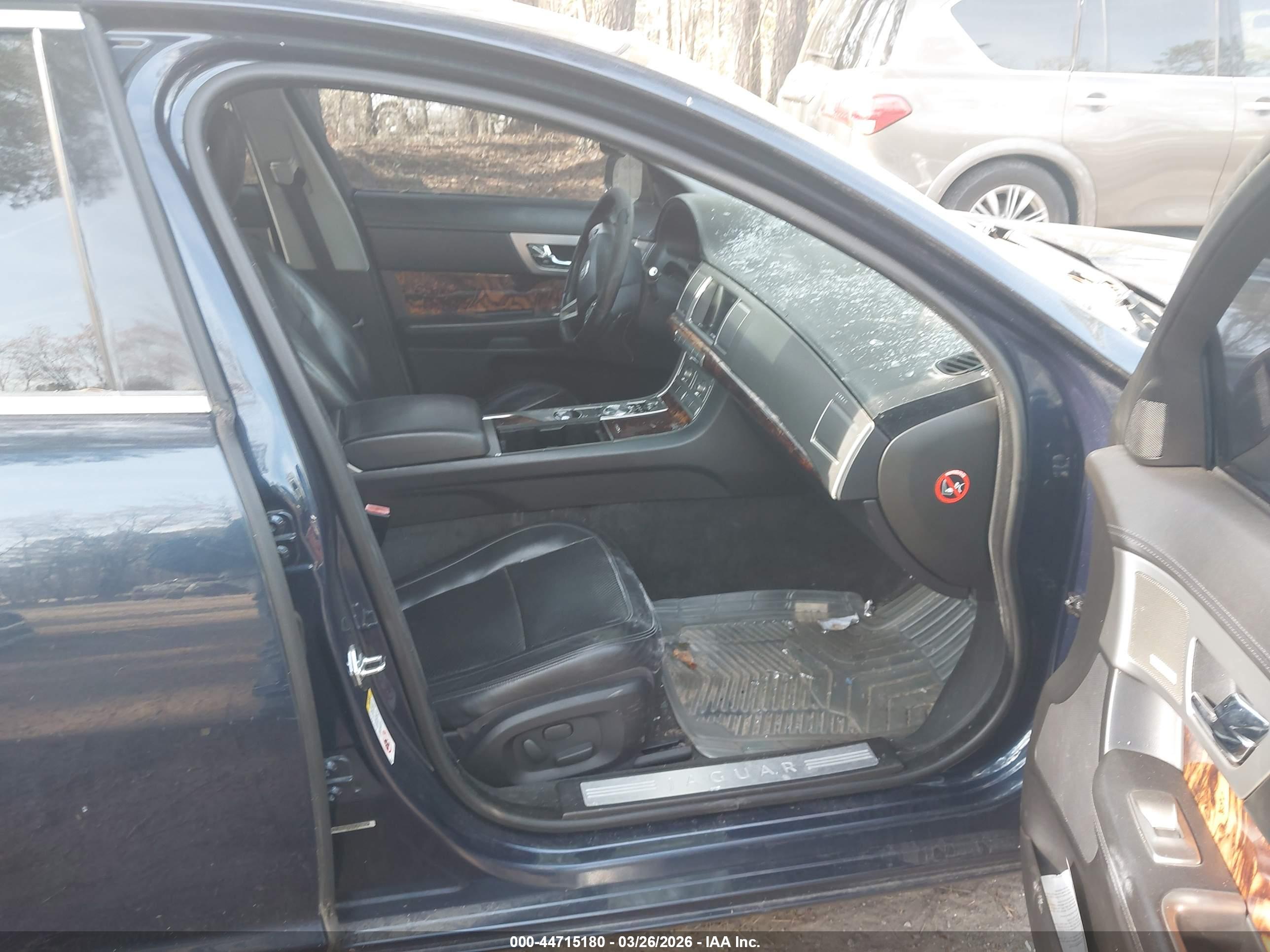 JAGUAR XF image 5
