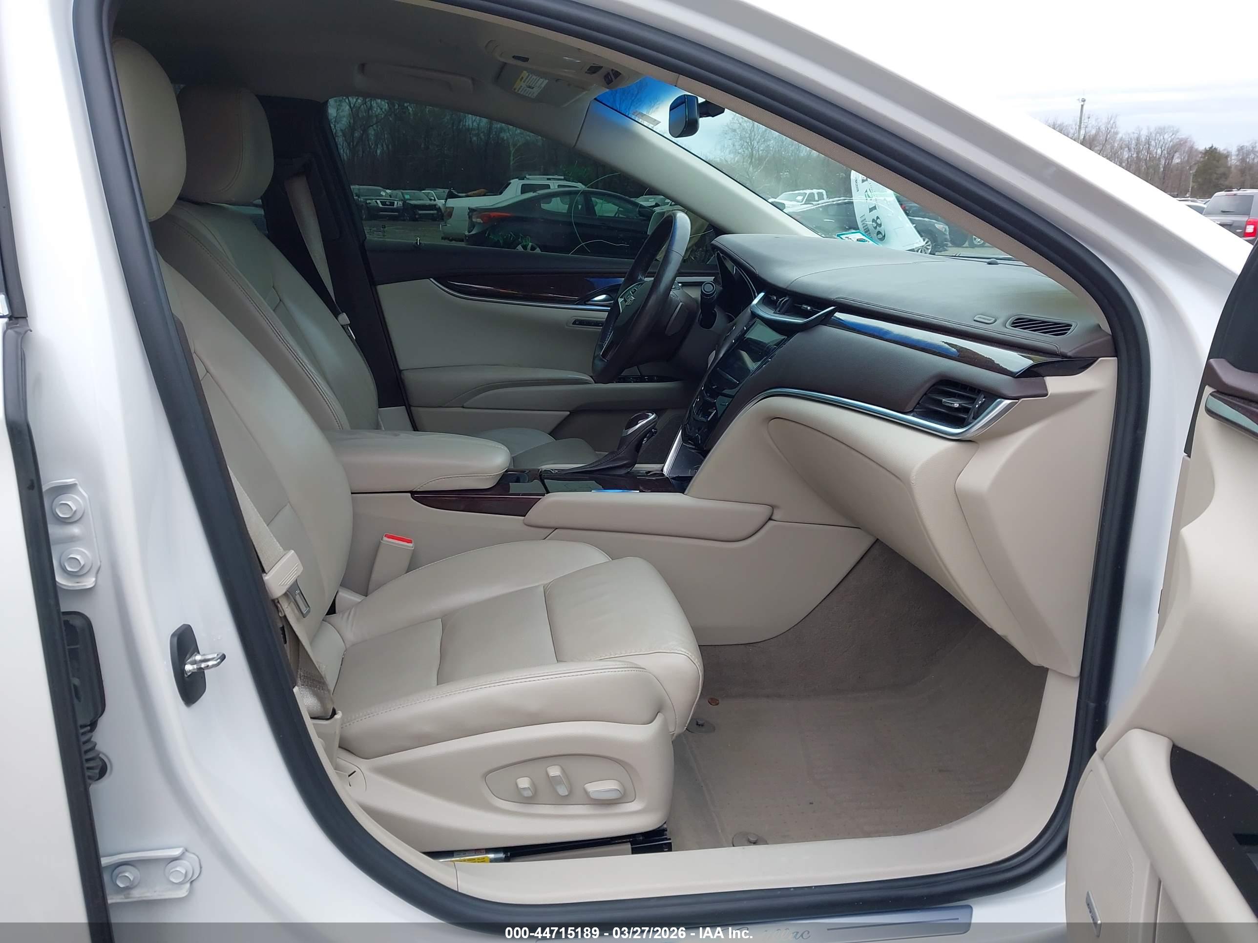 CADILLAC XTS image 5