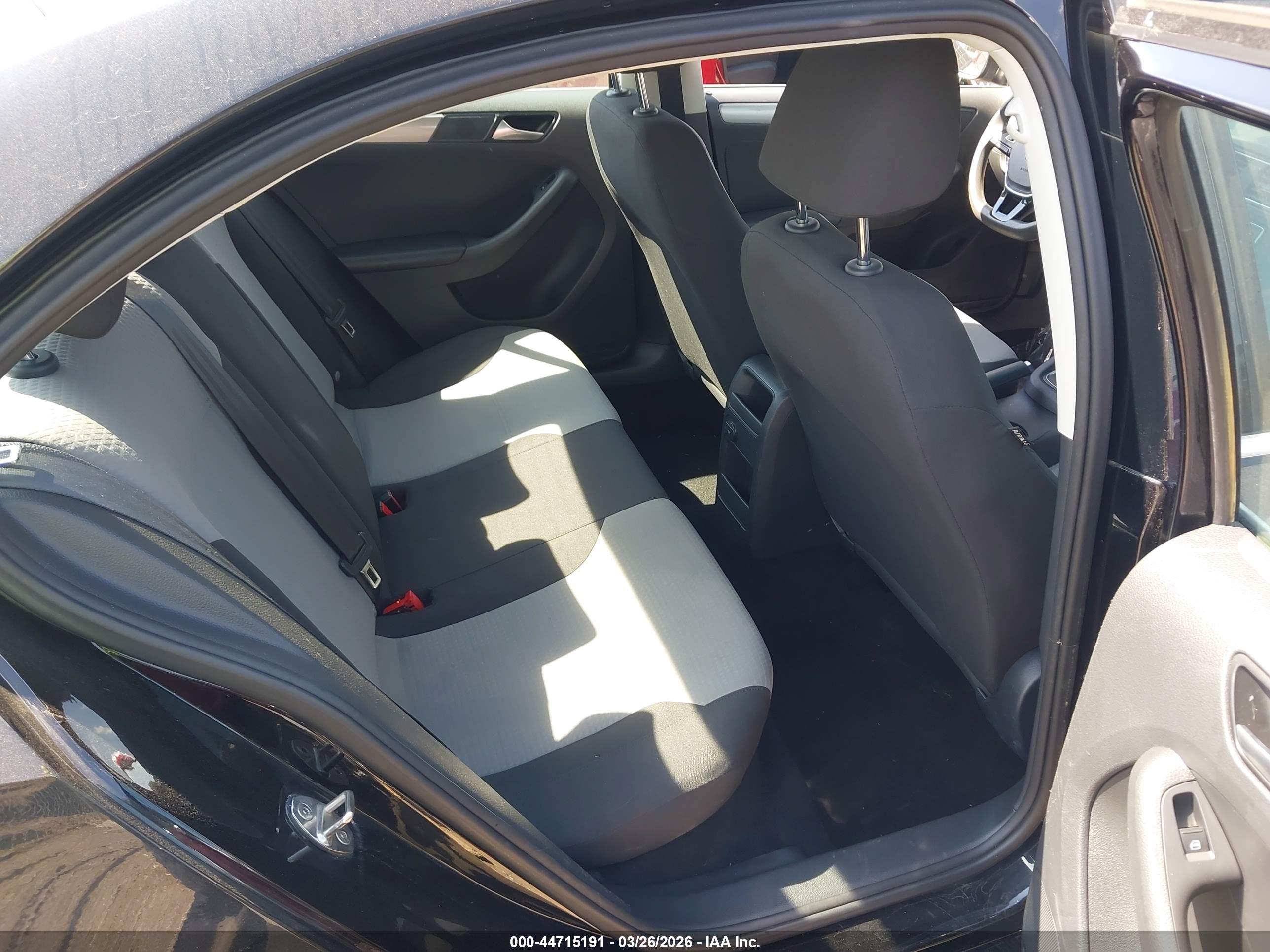 VOLKSWAGEN JETTA image 8