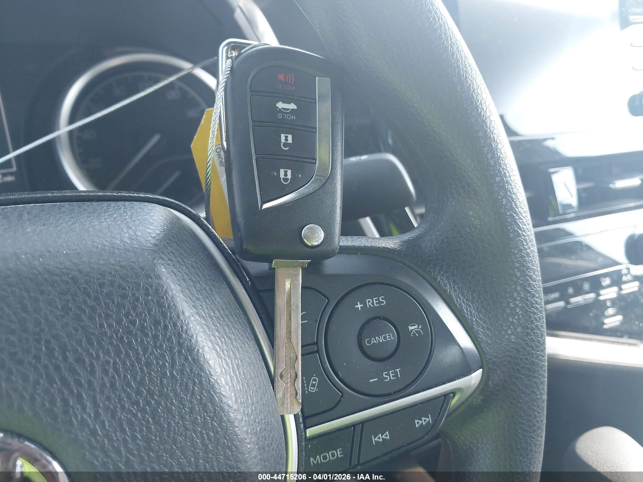 TOYOTA CAMRY image 11