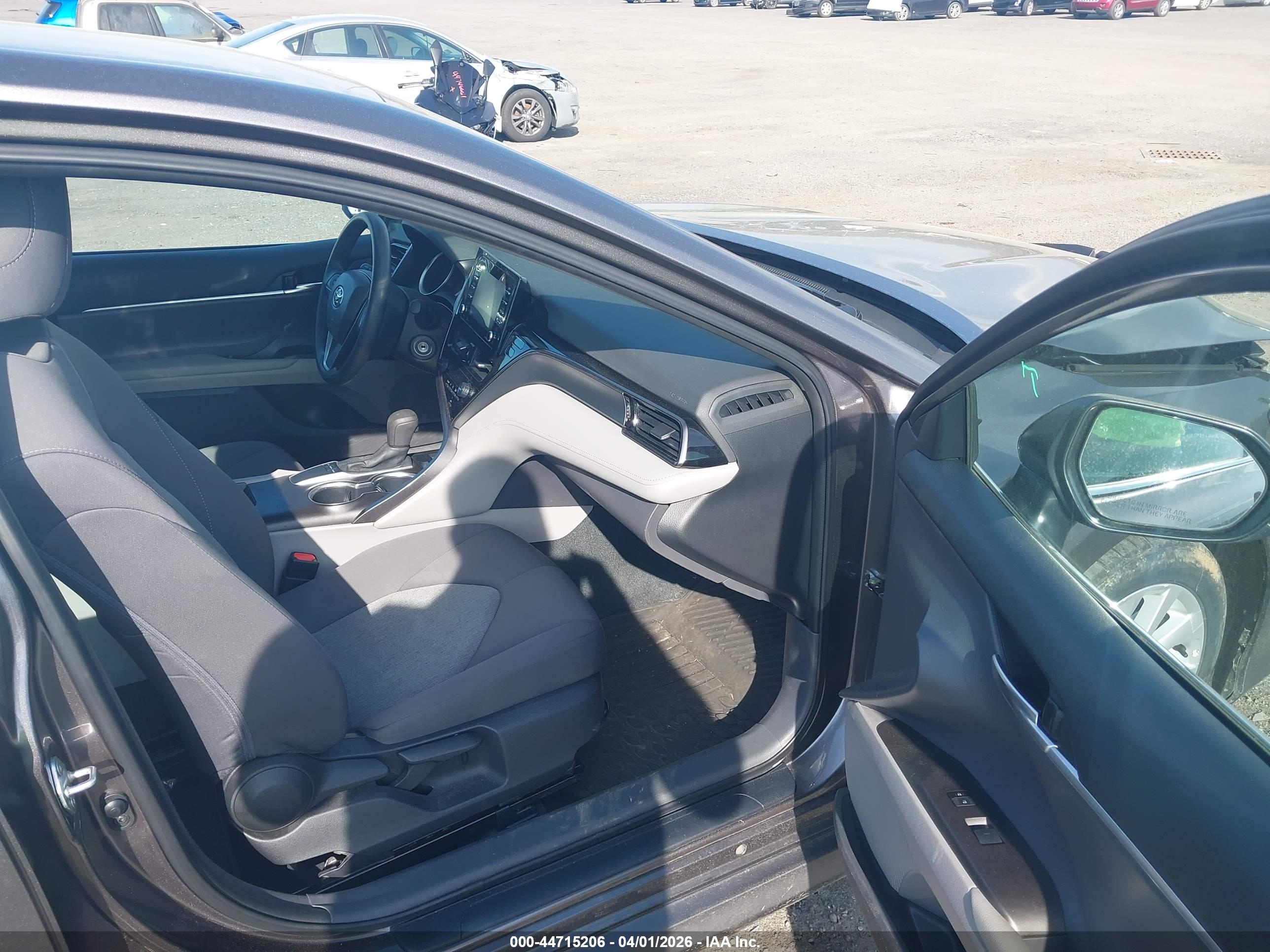 TOYOTA CAMRY image 5
