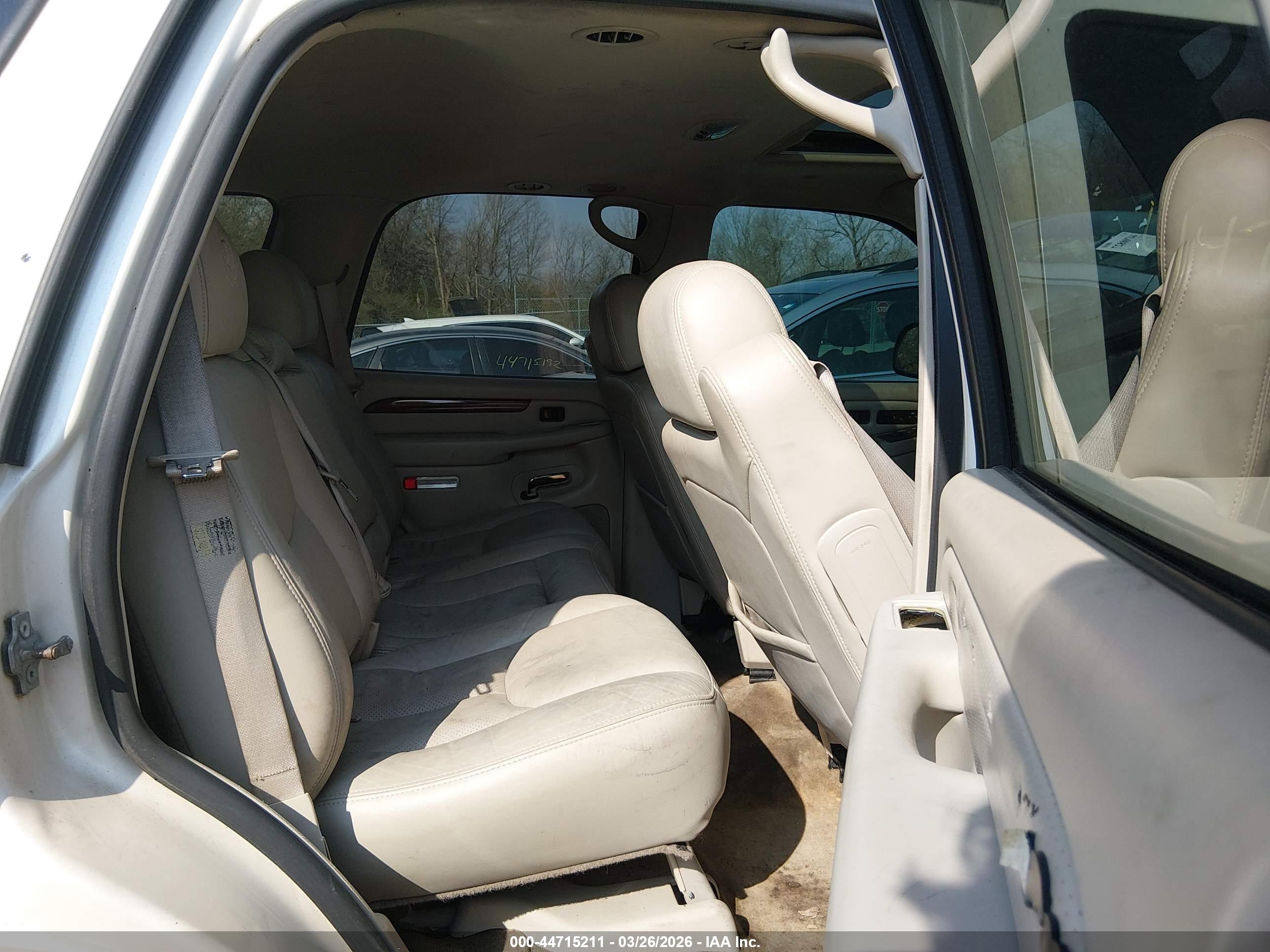CADILLAC ESCALADE image 8