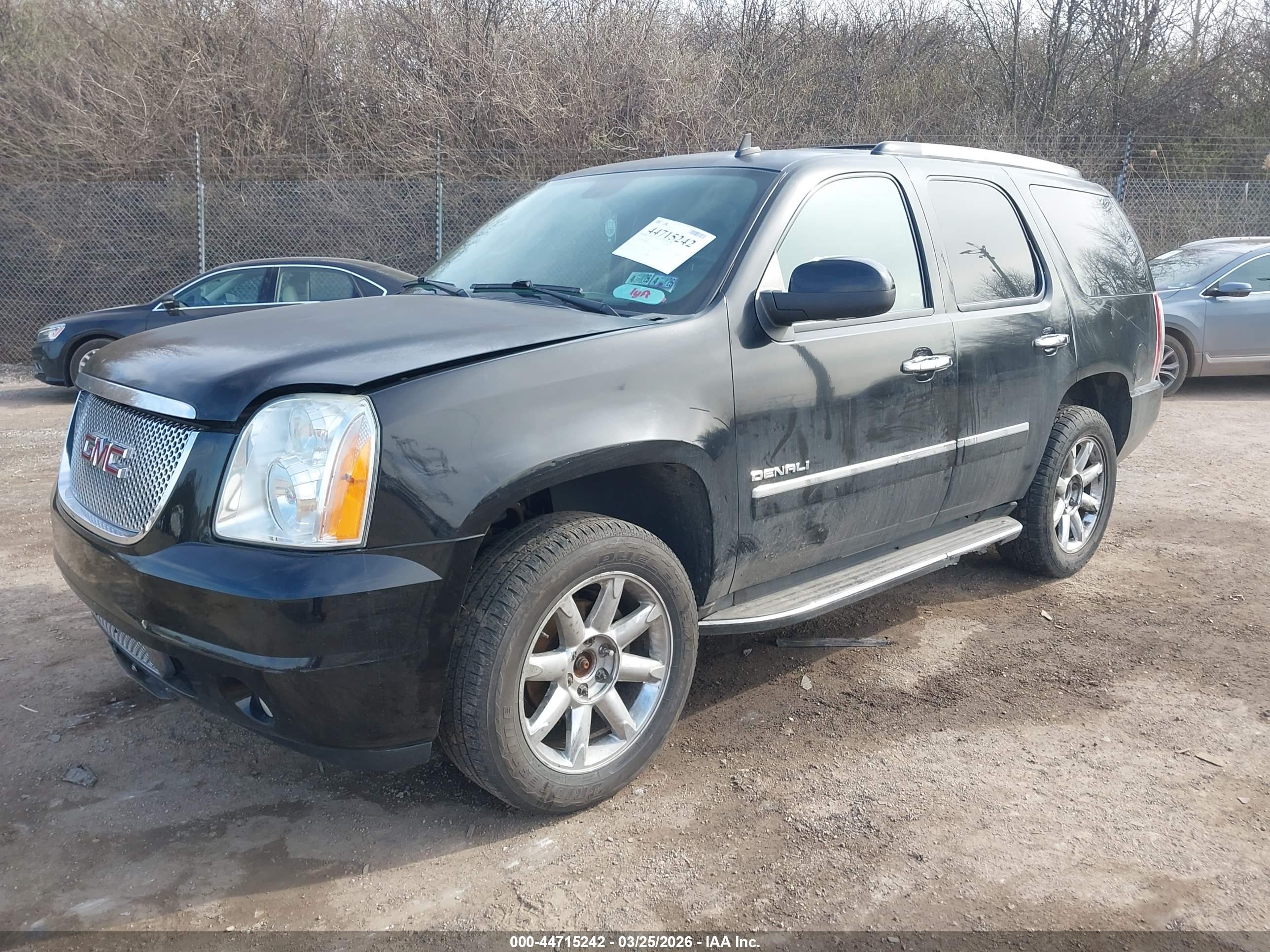 GMC YUKON image 2