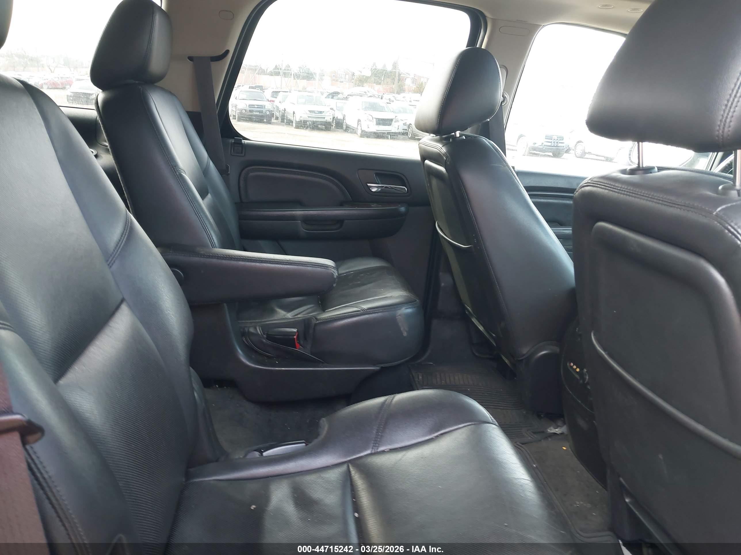 GMC YUKON image 8
