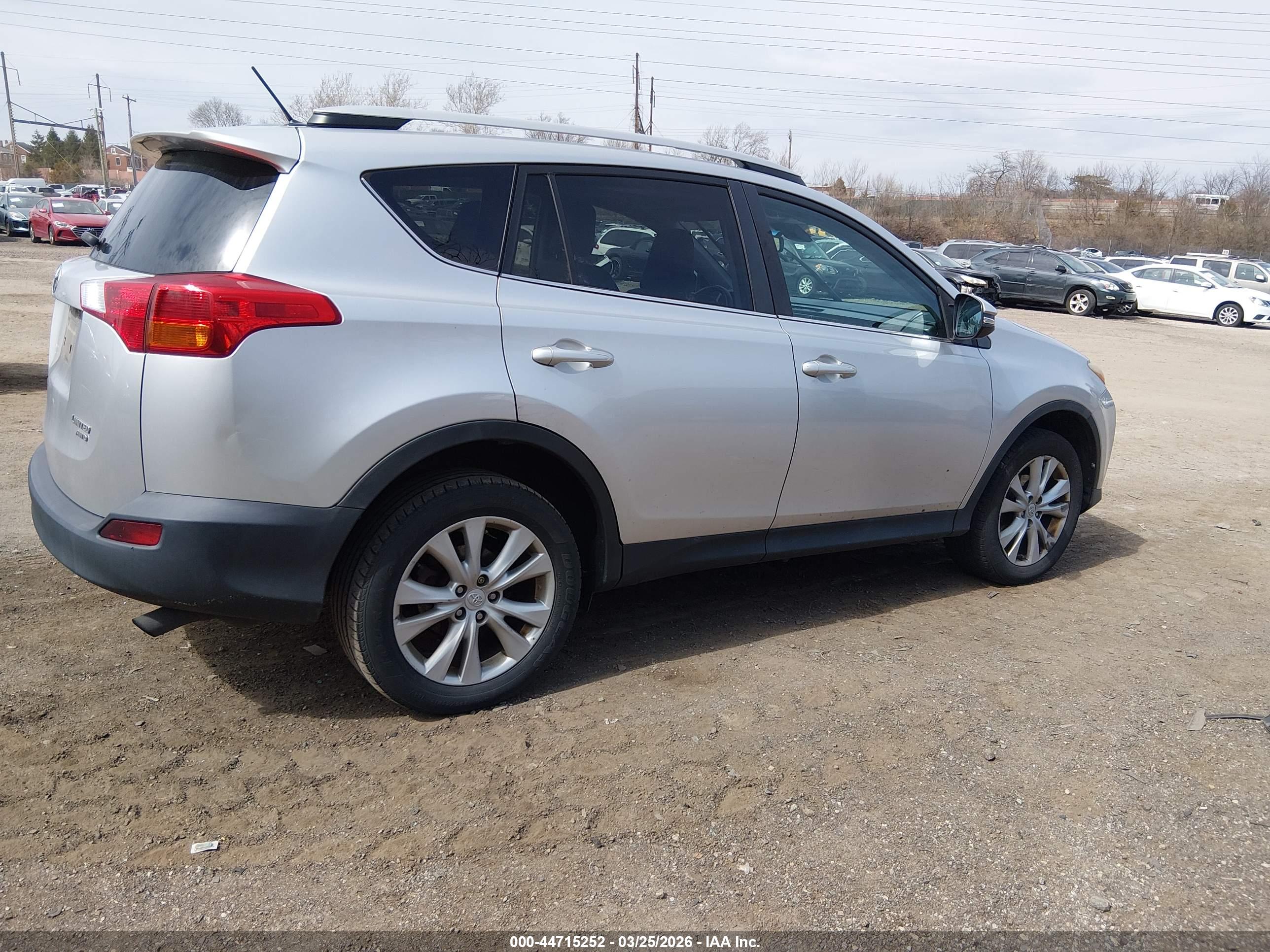 TOYOTA RAV4 image 4