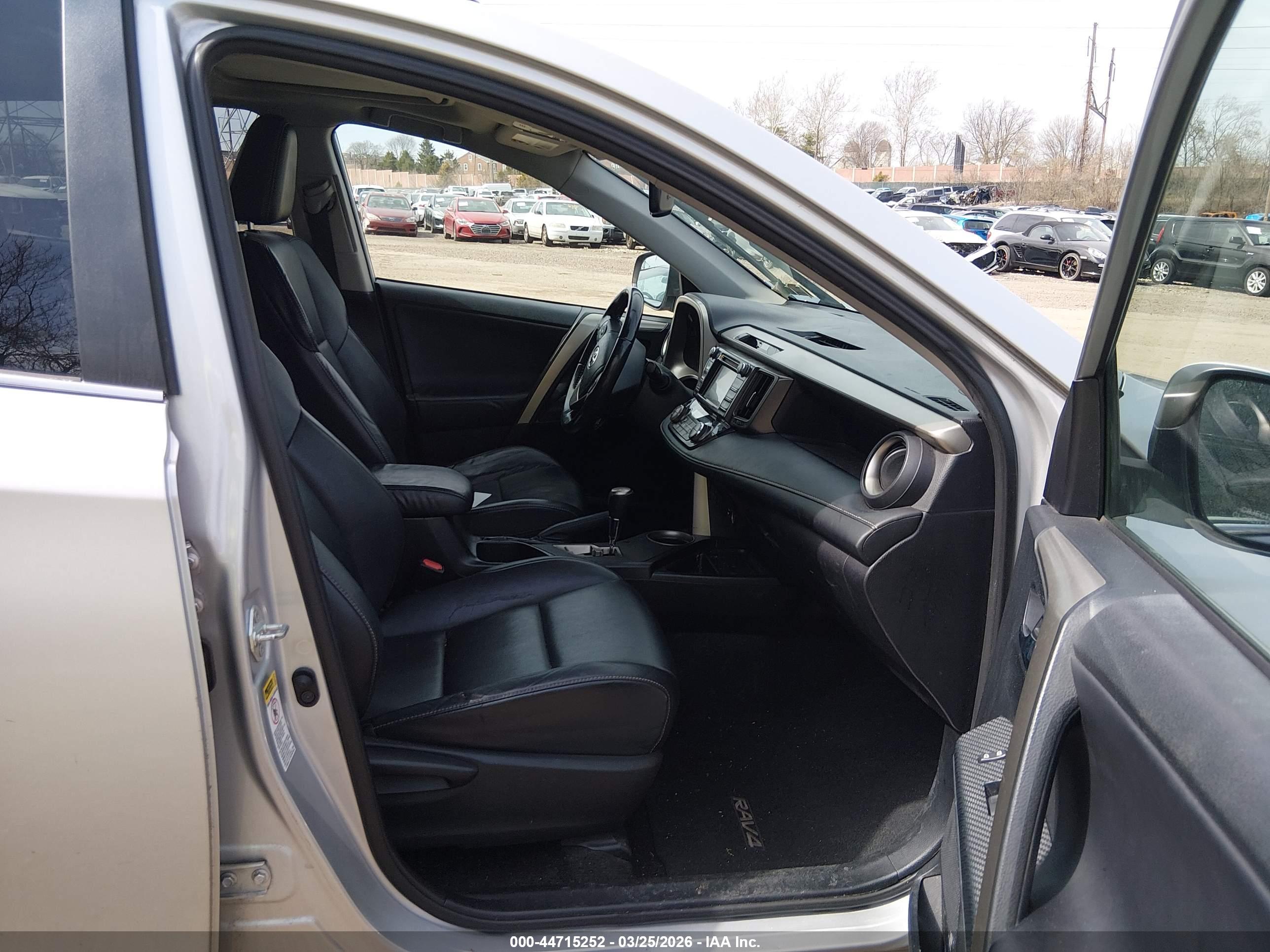 TOYOTA RAV4 image 5