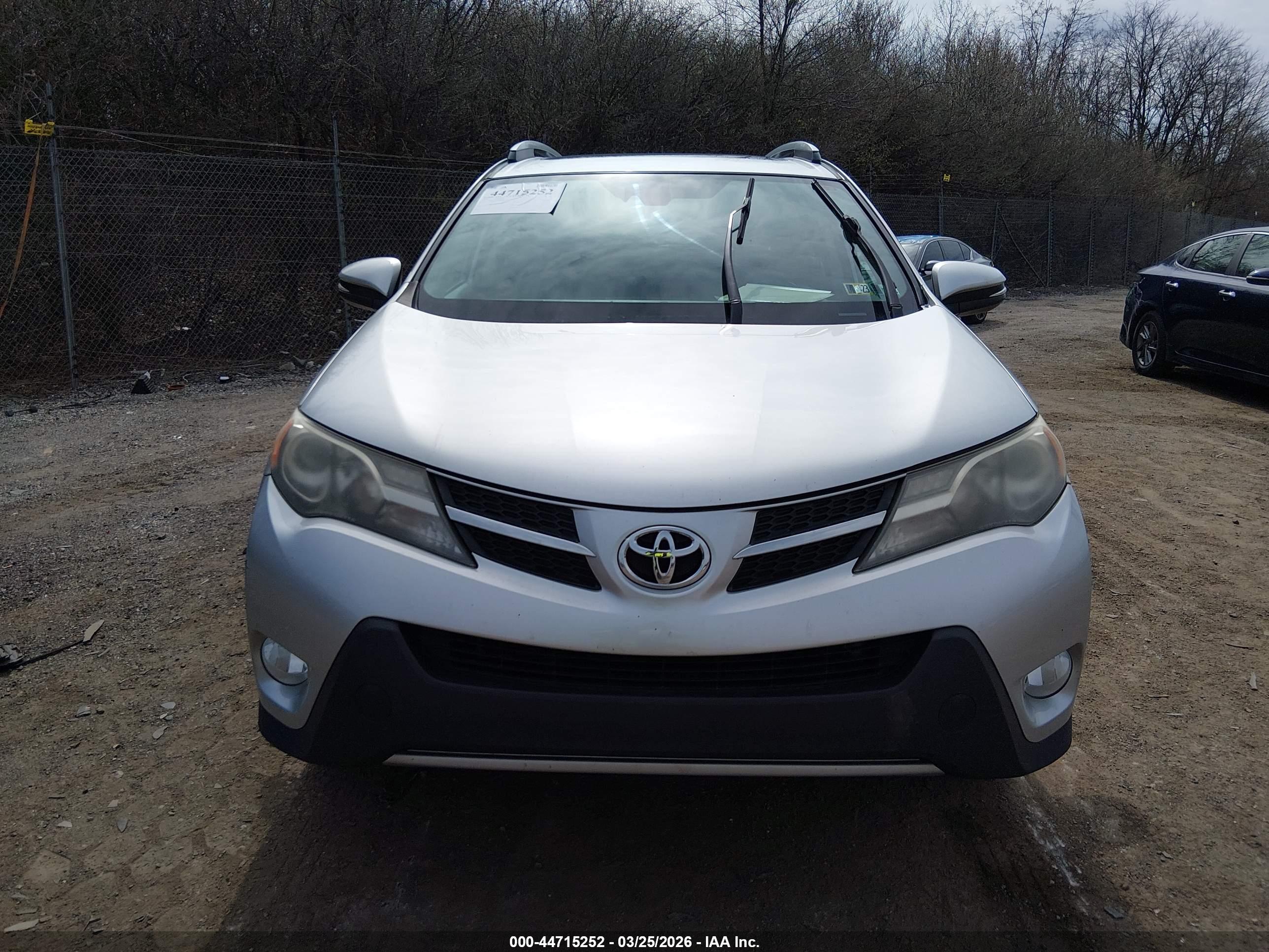 TOYOTA RAV4 image 6