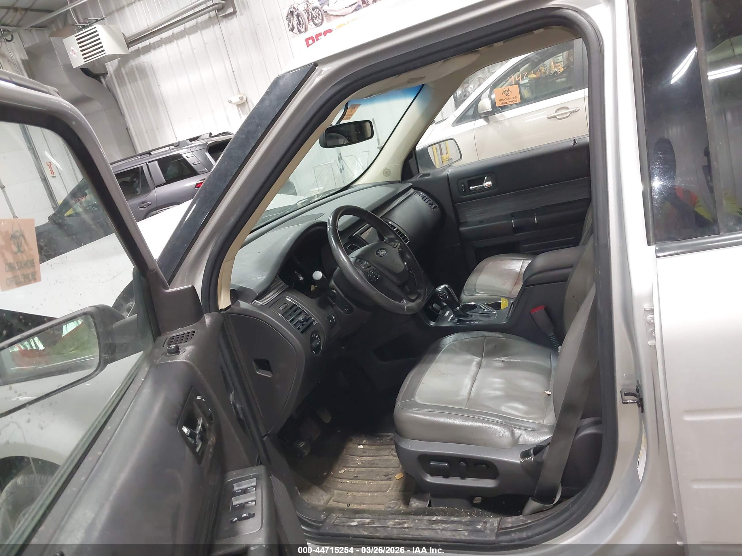 FORD FLEX image 5