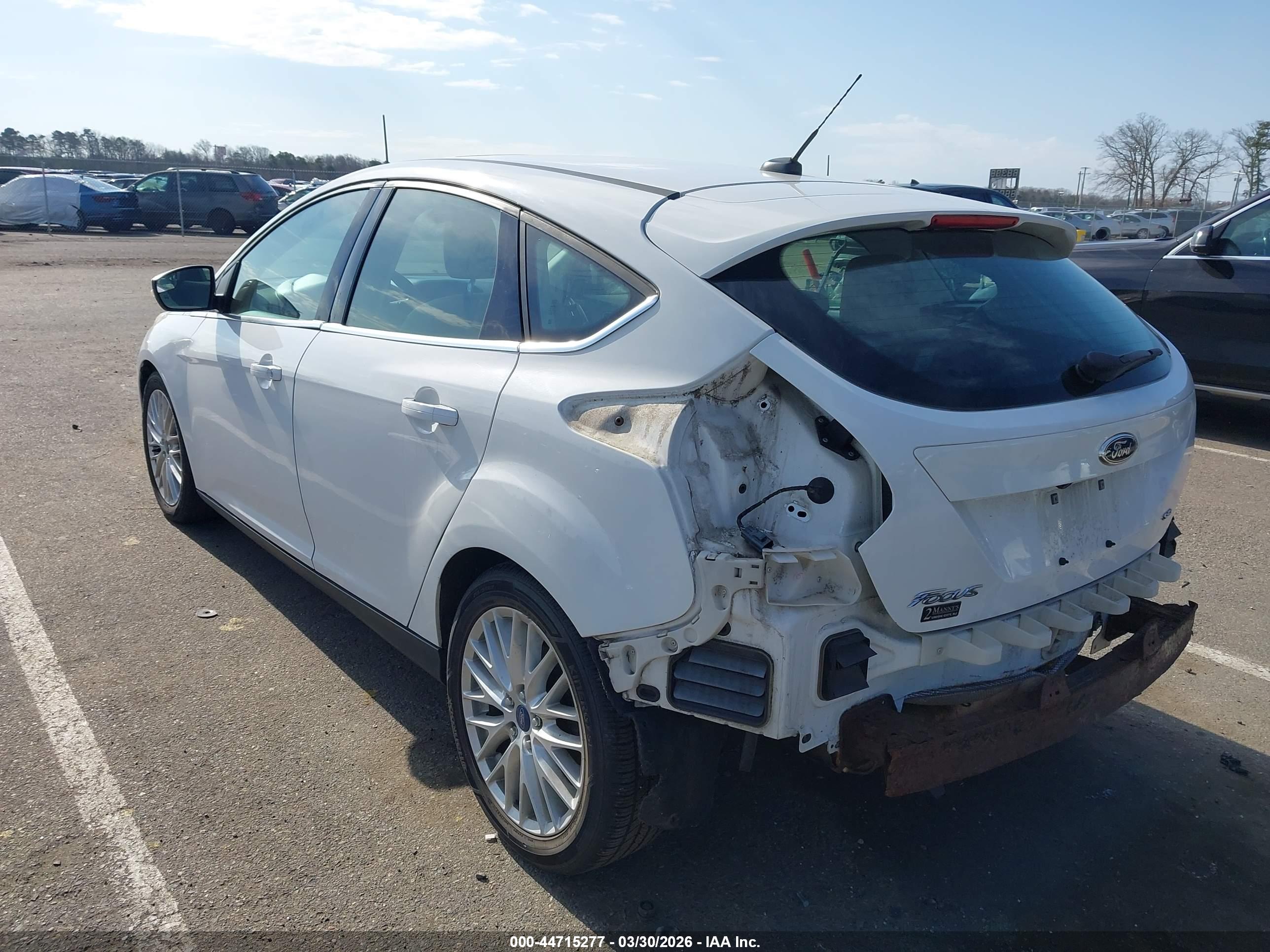 FORD FOCUS image 3