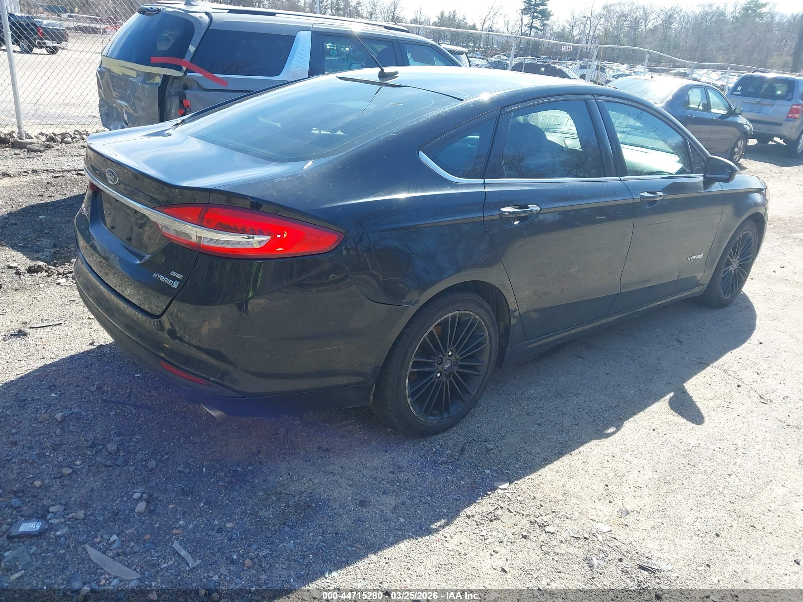 FORD FUSION image 4