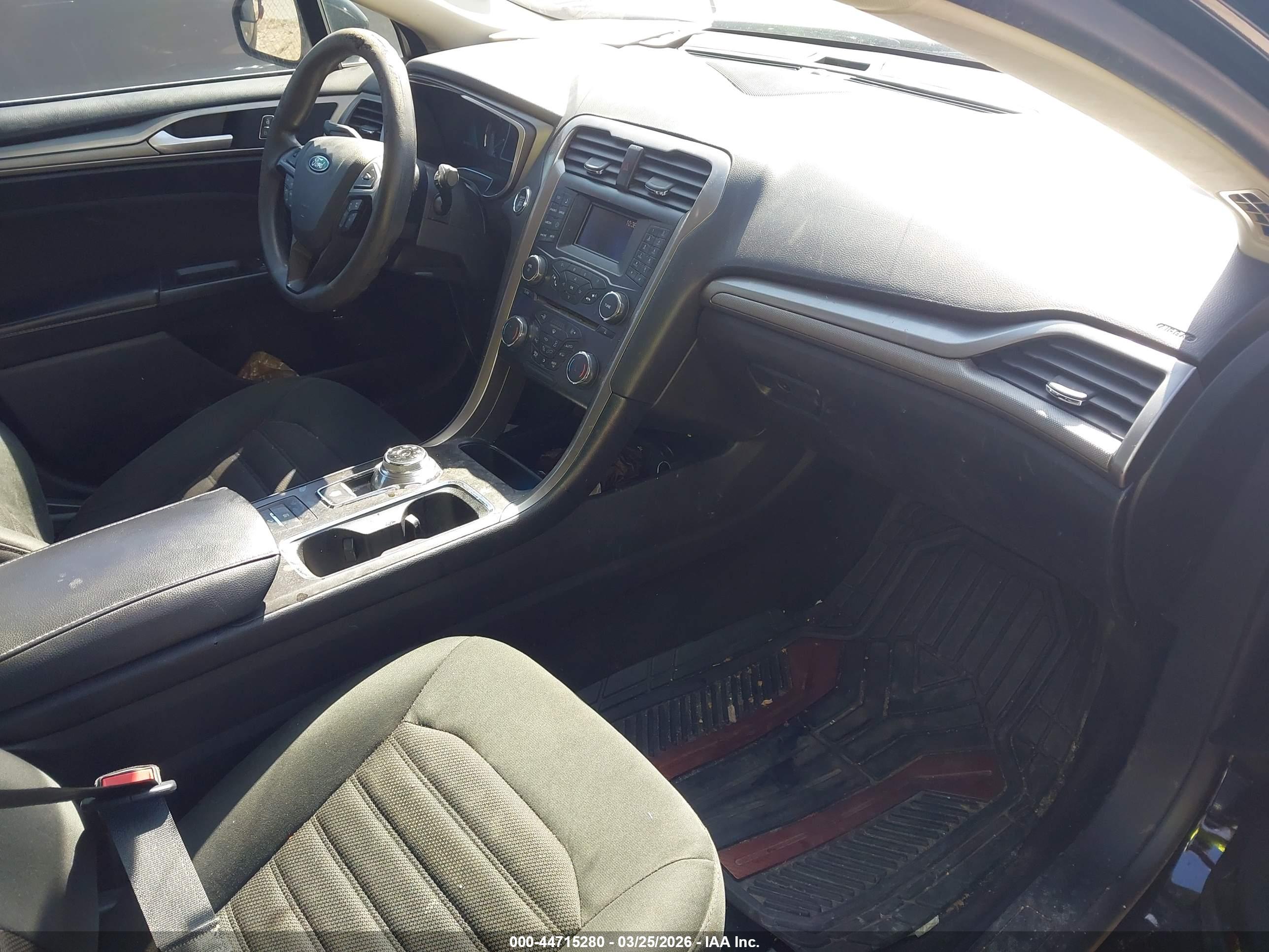 FORD FUSION image 5