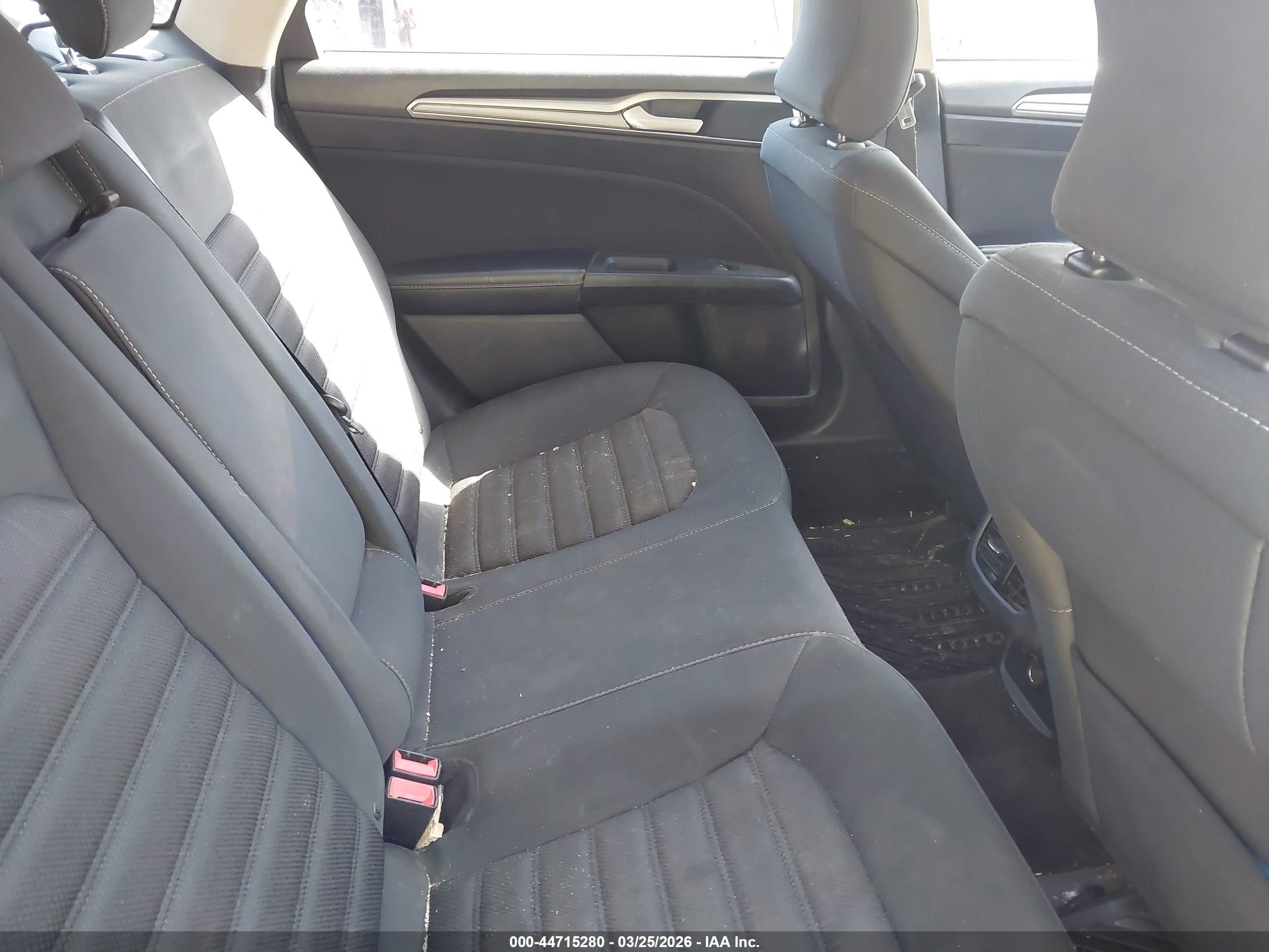 FORD FUSION image 8