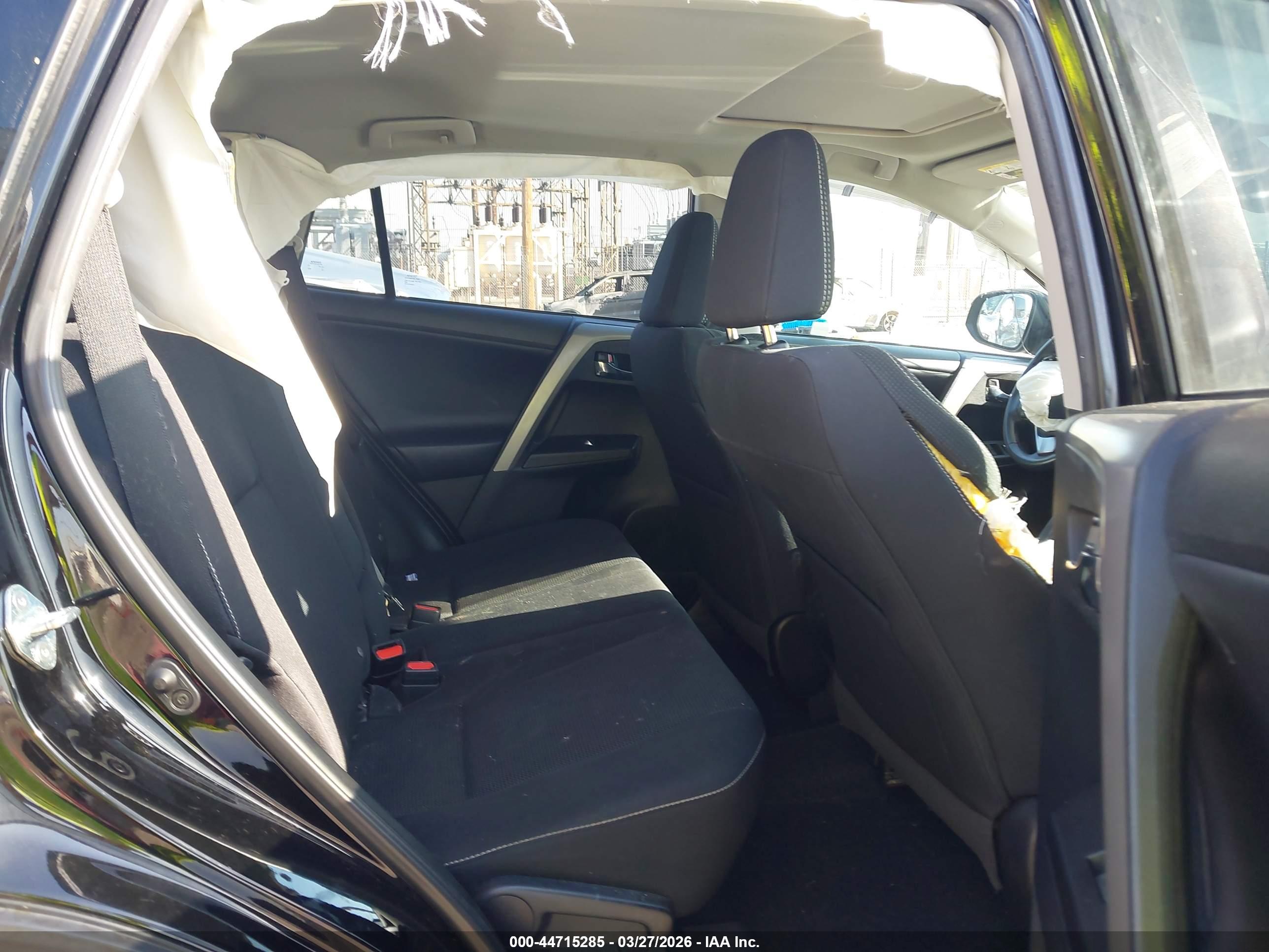 TOYOTA RAV4 image 8