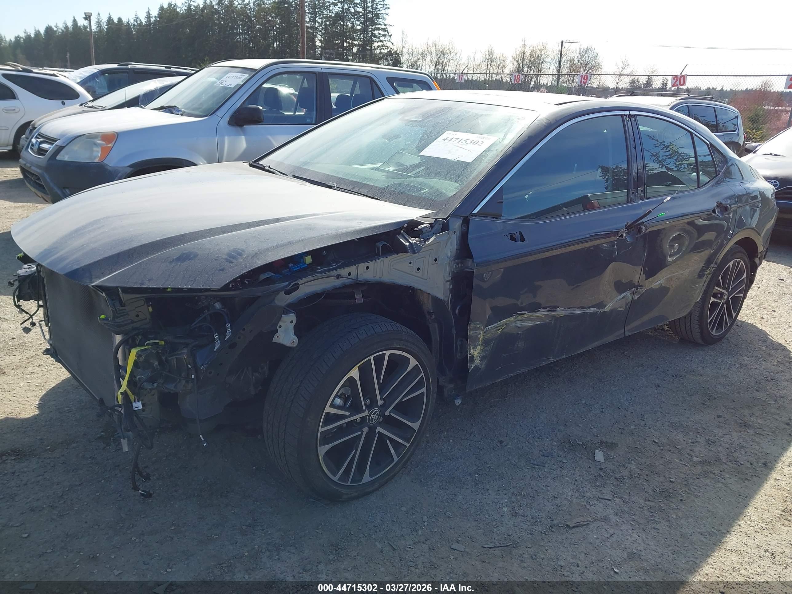 TOYOTA CAMRY image 2