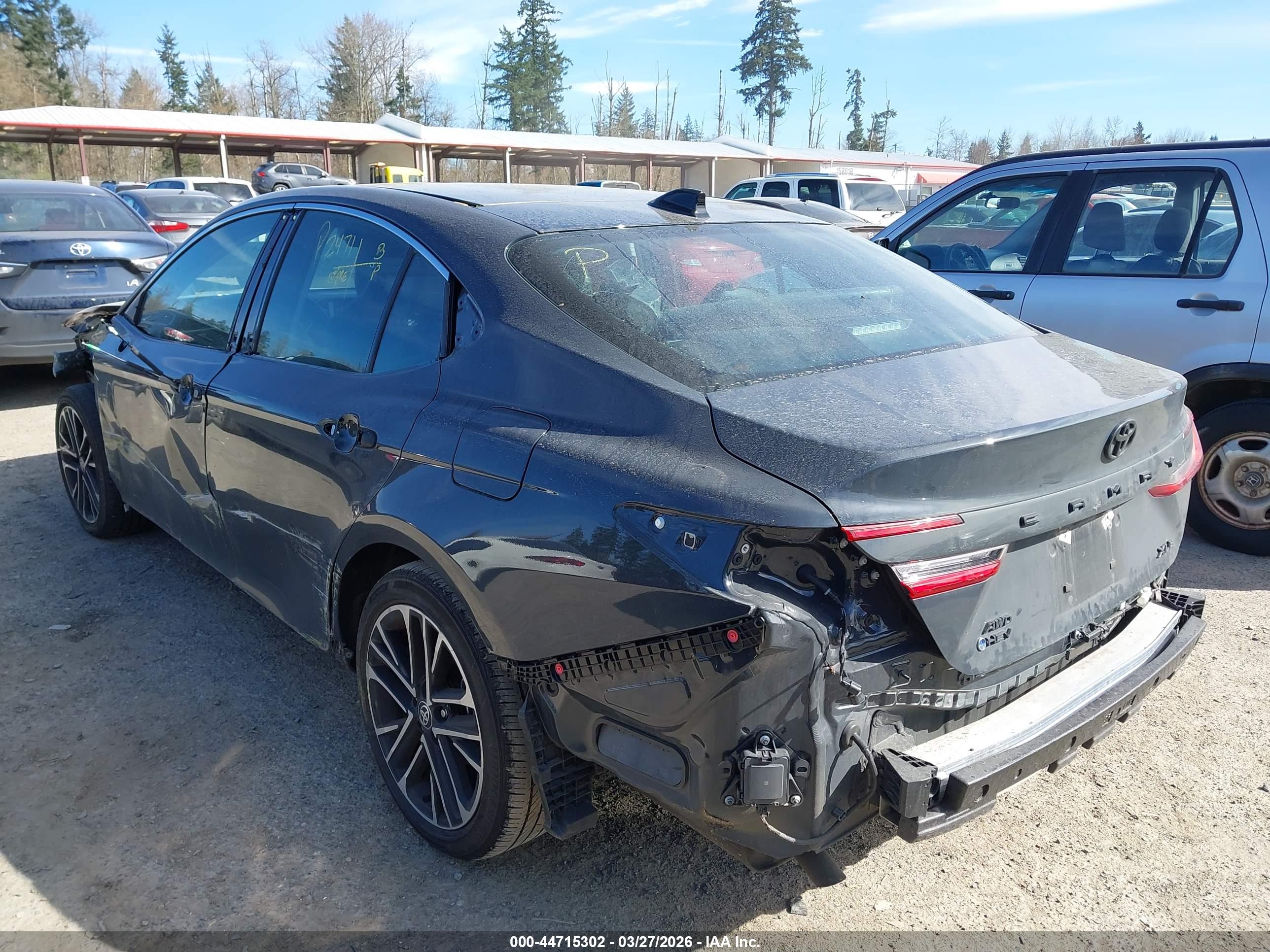 TOYOTA CAMRY image 3