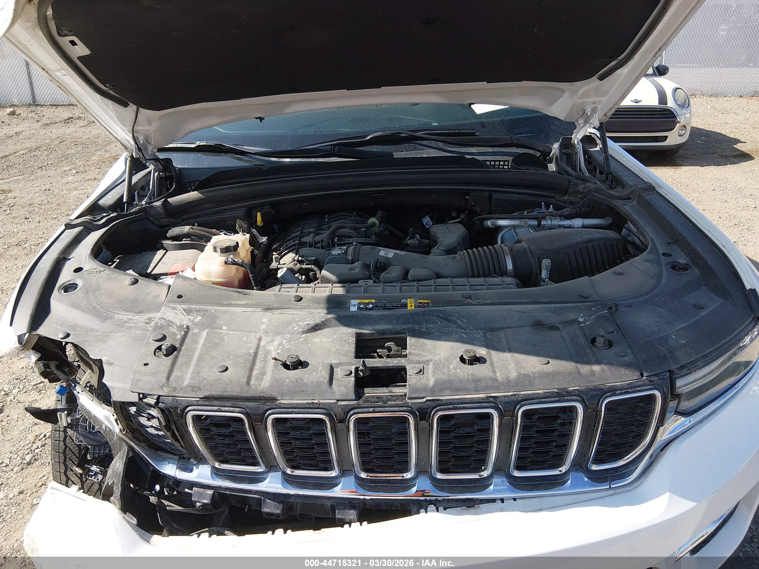 JEEP GRAND image 10