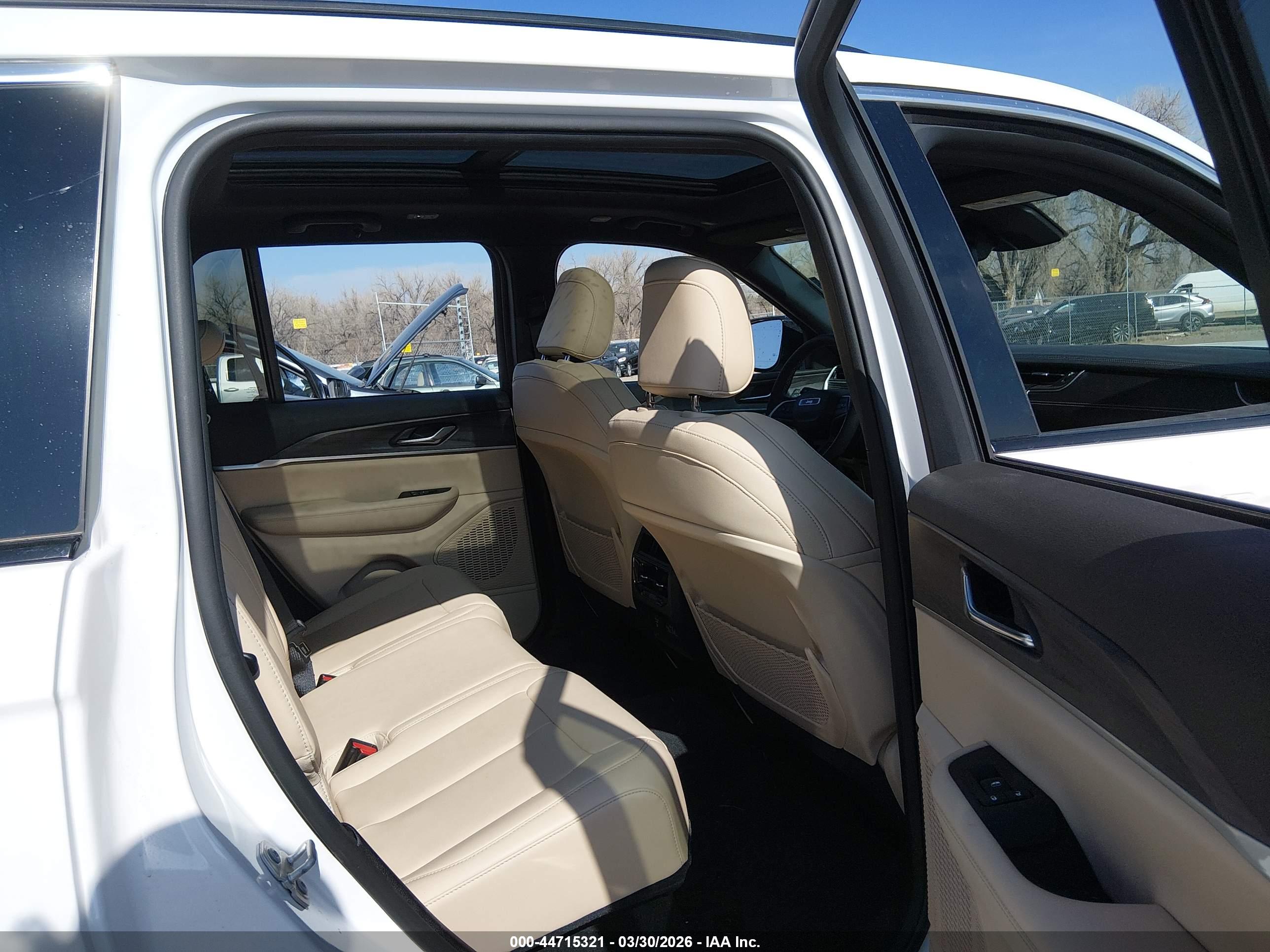 JEEP GRAND image 8