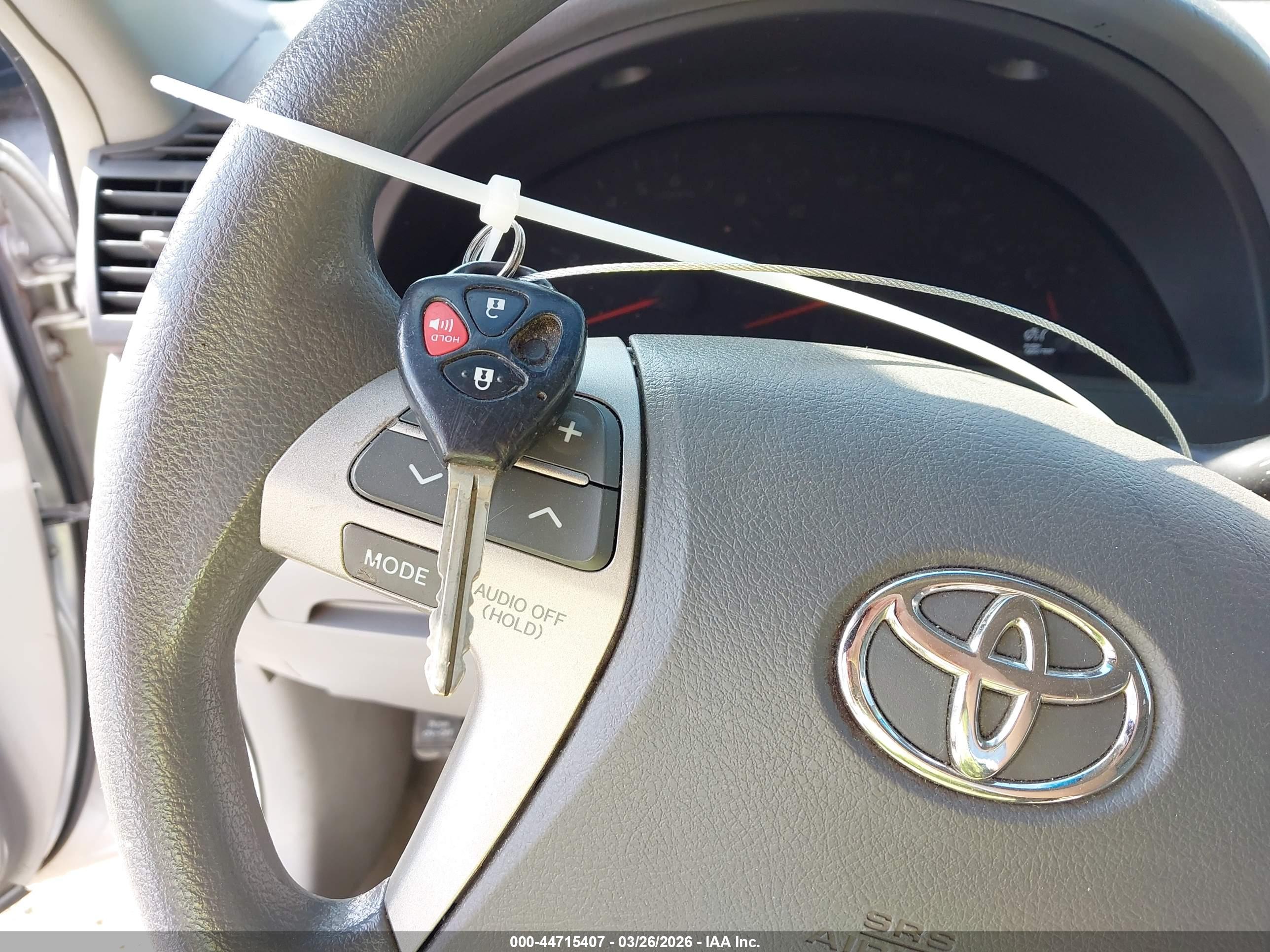 TOYOTA CAMRY image 11