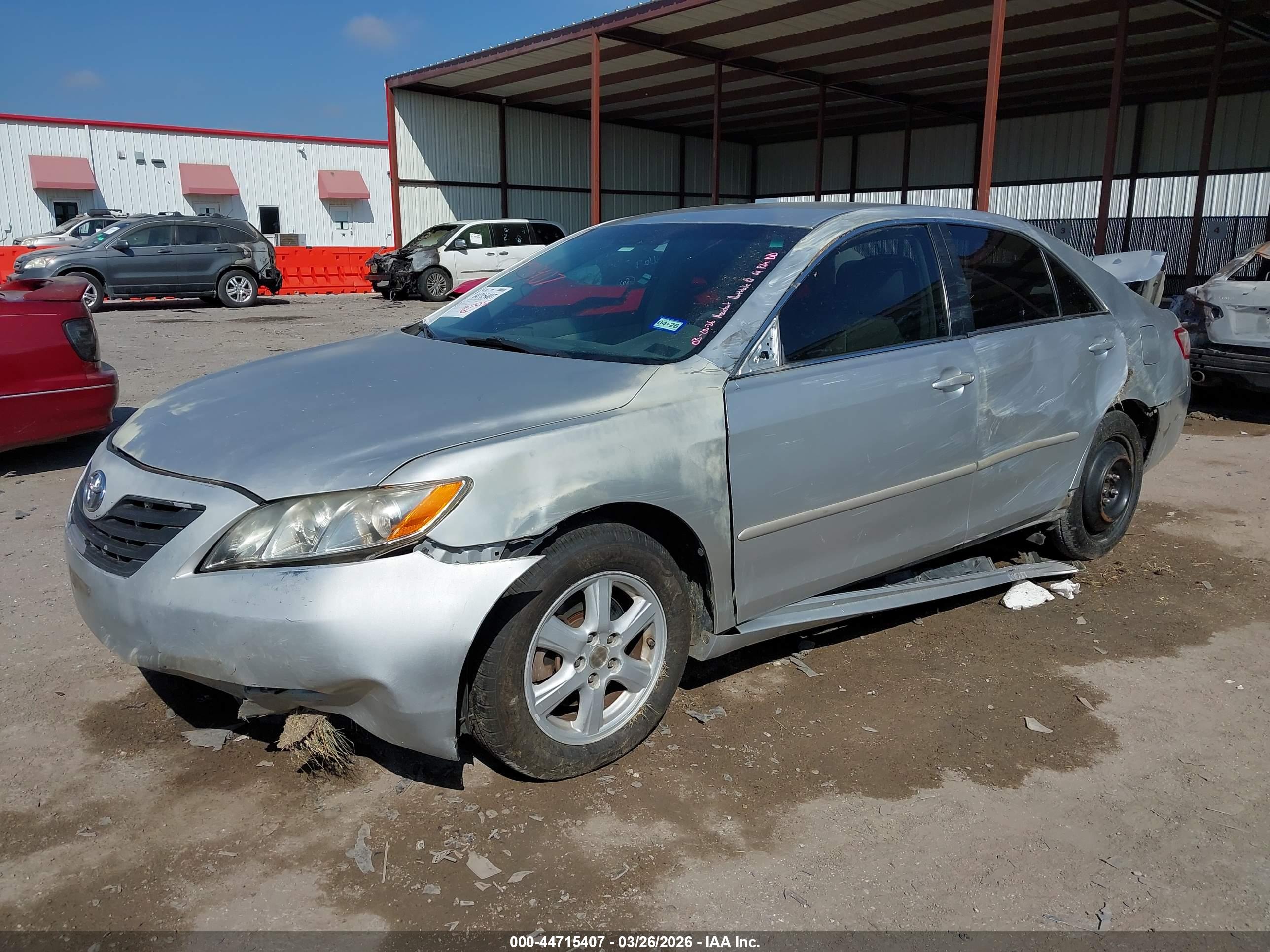 TOYOTA CAMRY image 2
