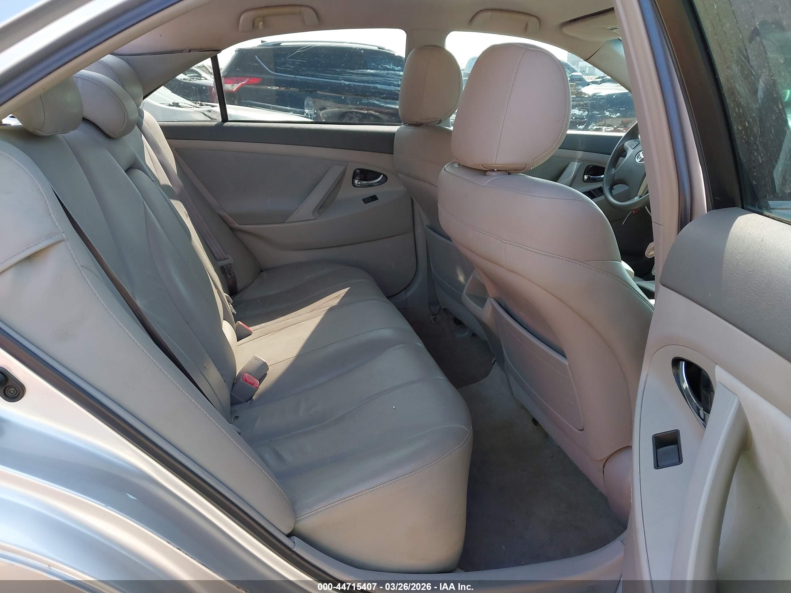 TOYOTA CAMRY image 8
