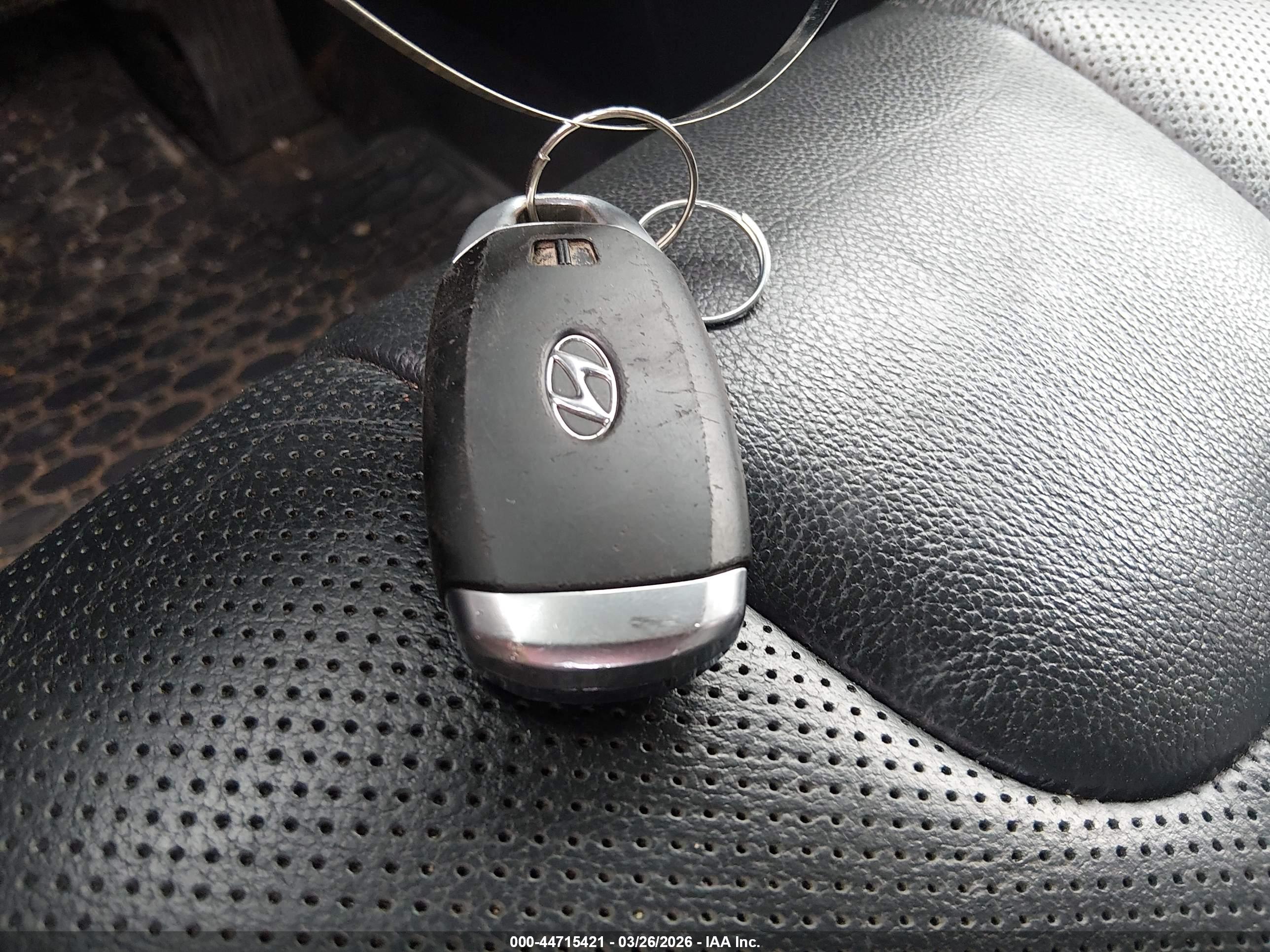 HYUNDAI SANTA image 11