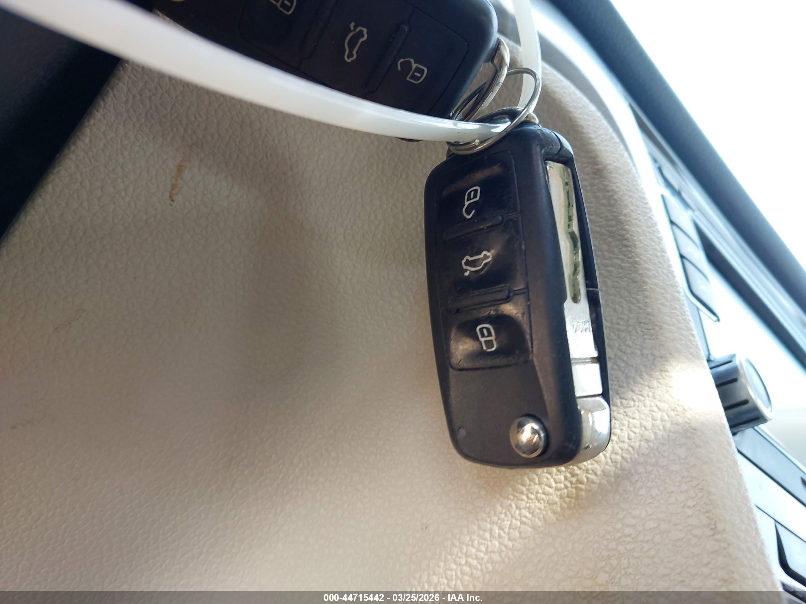 VOLKSWAGEN PASSAT image 11
