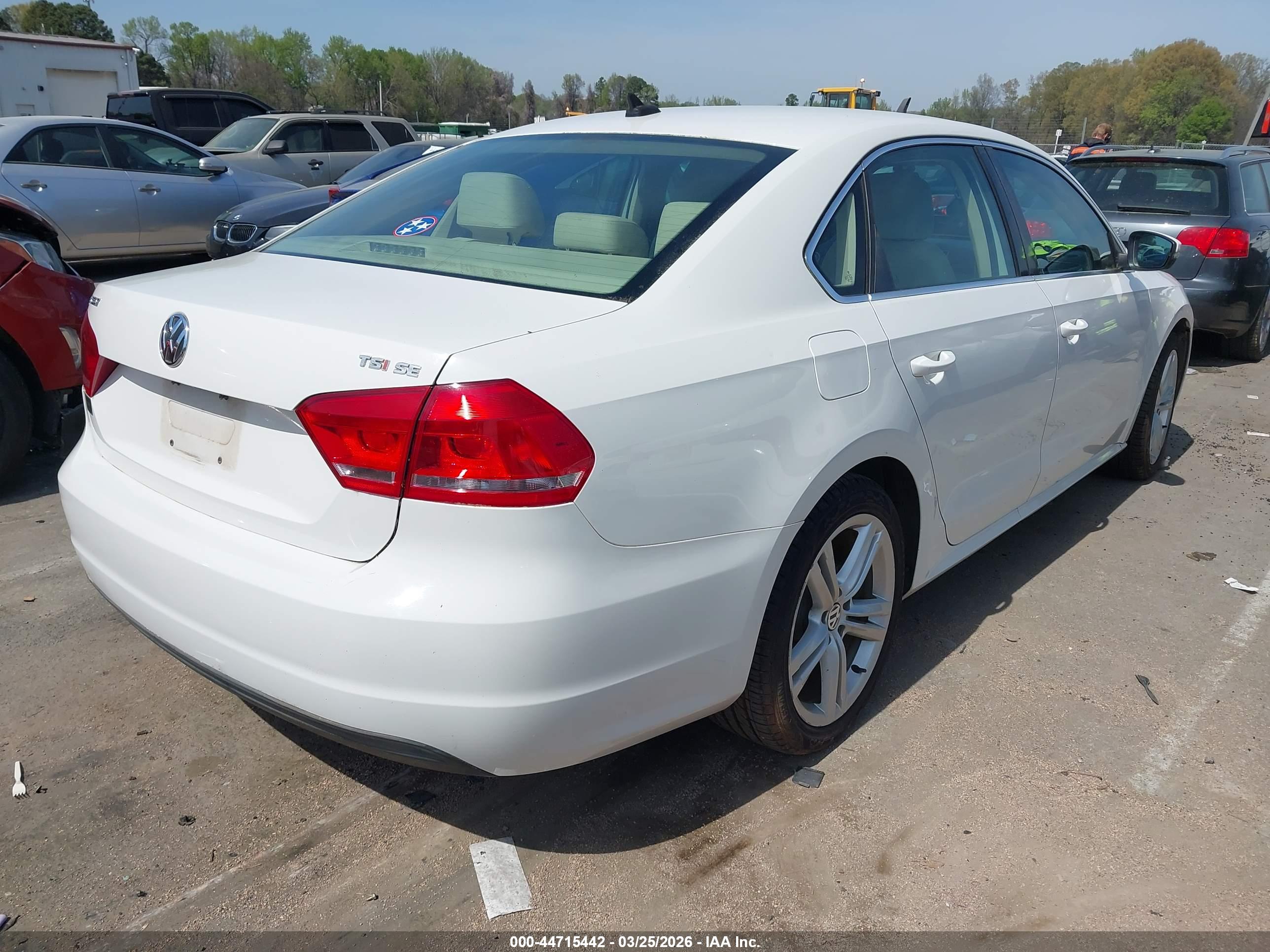 VOLKSWAGEN PASSAT image 4
