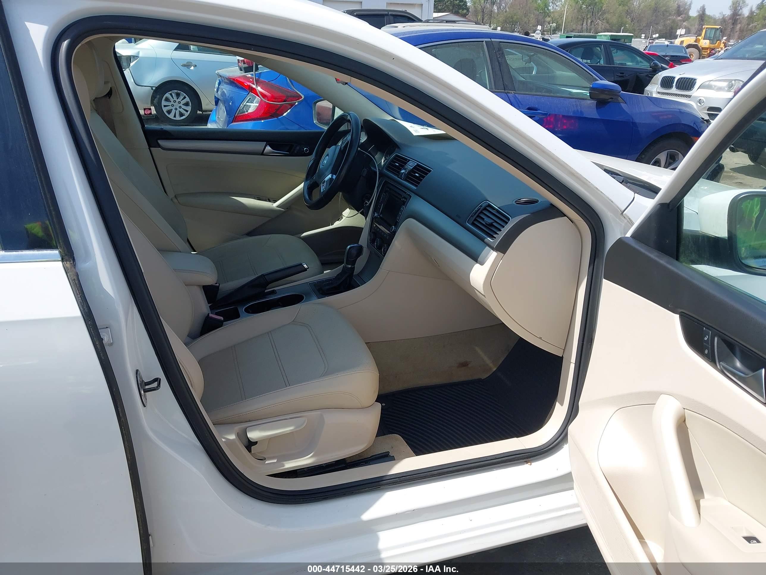 VOLKSWAGEN PASSAT image 5