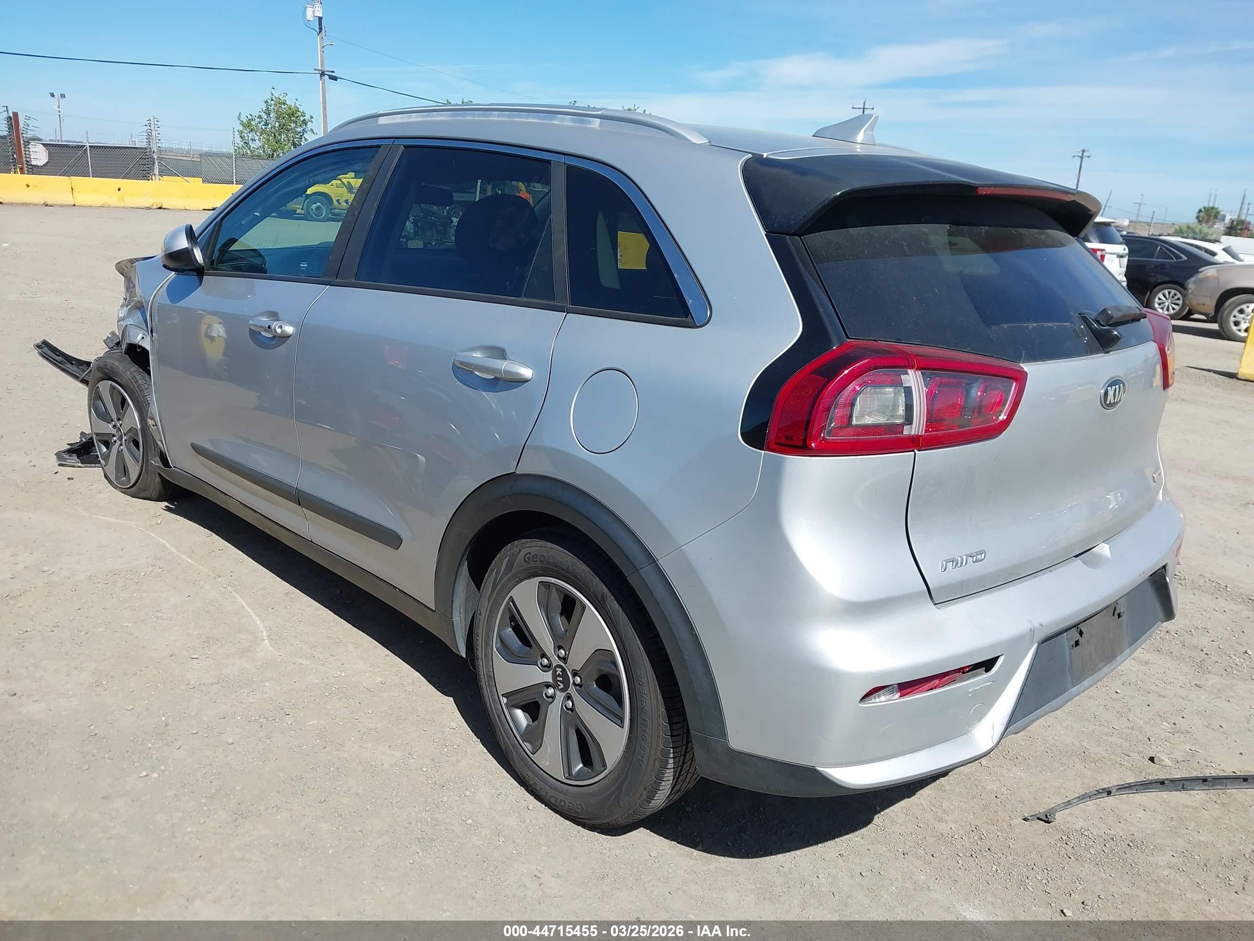 KIA NIRO image 3