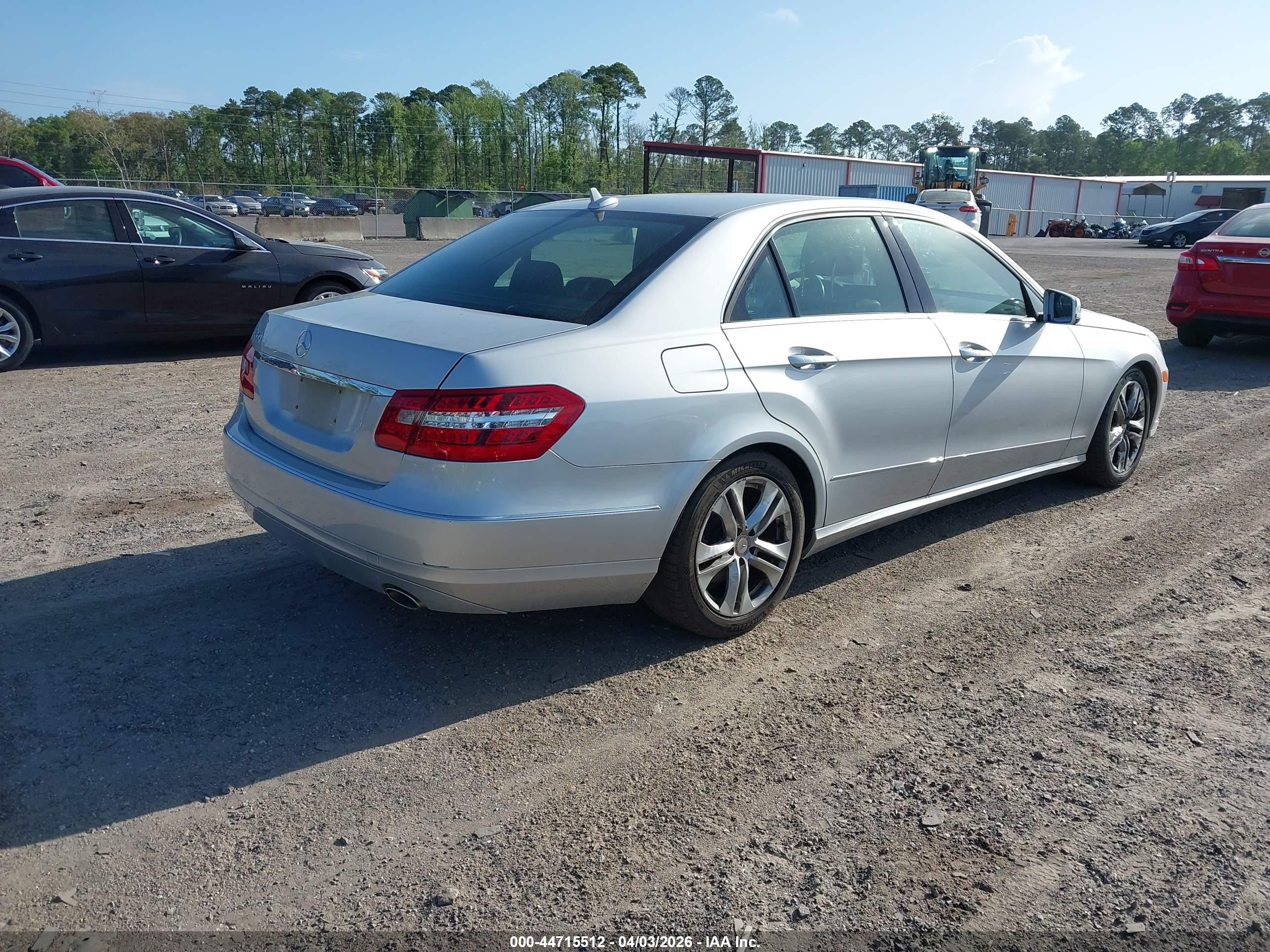 MERCEDES-BENZ E image 4