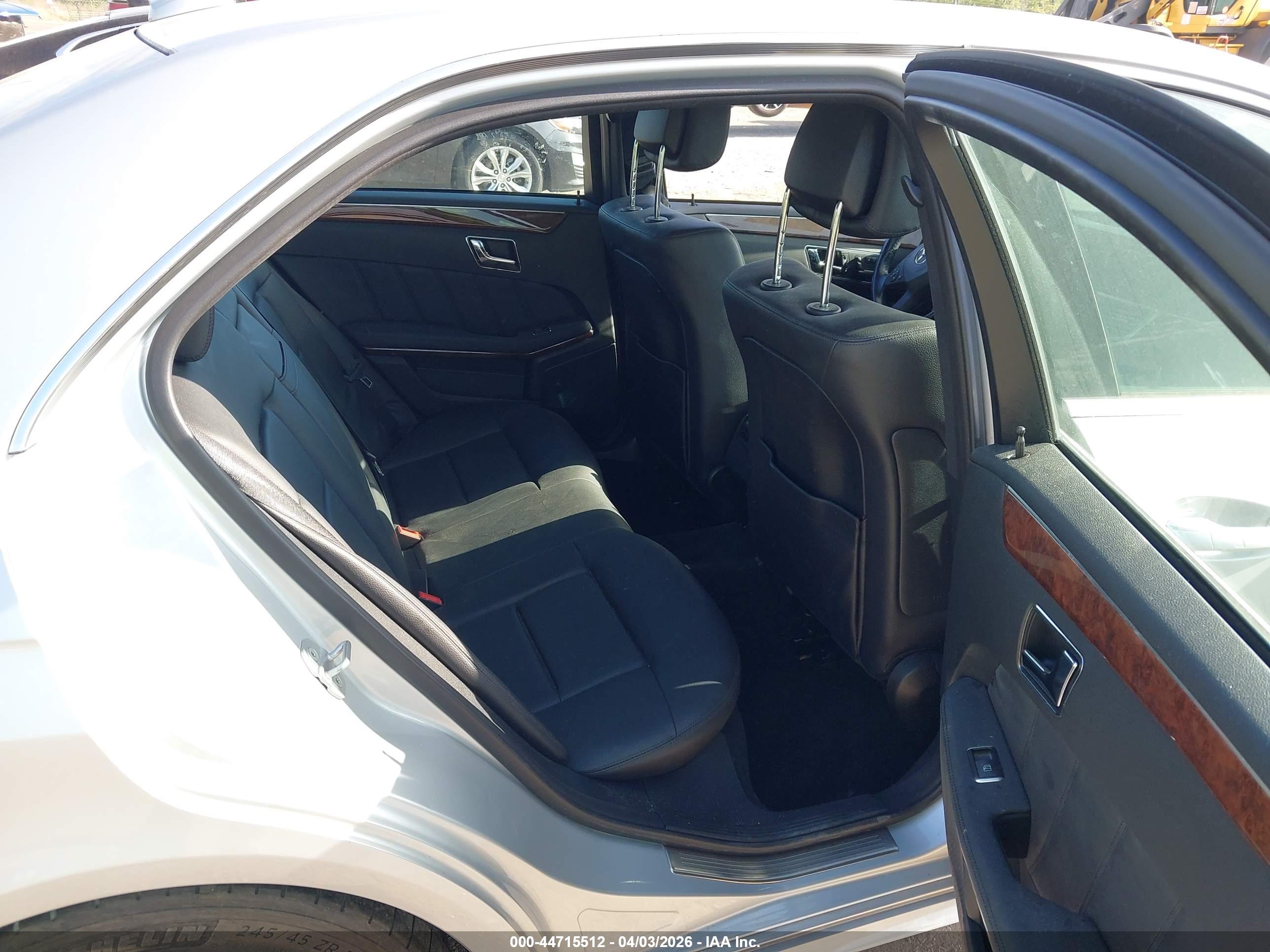 MERCEDES-BENZ E image 8