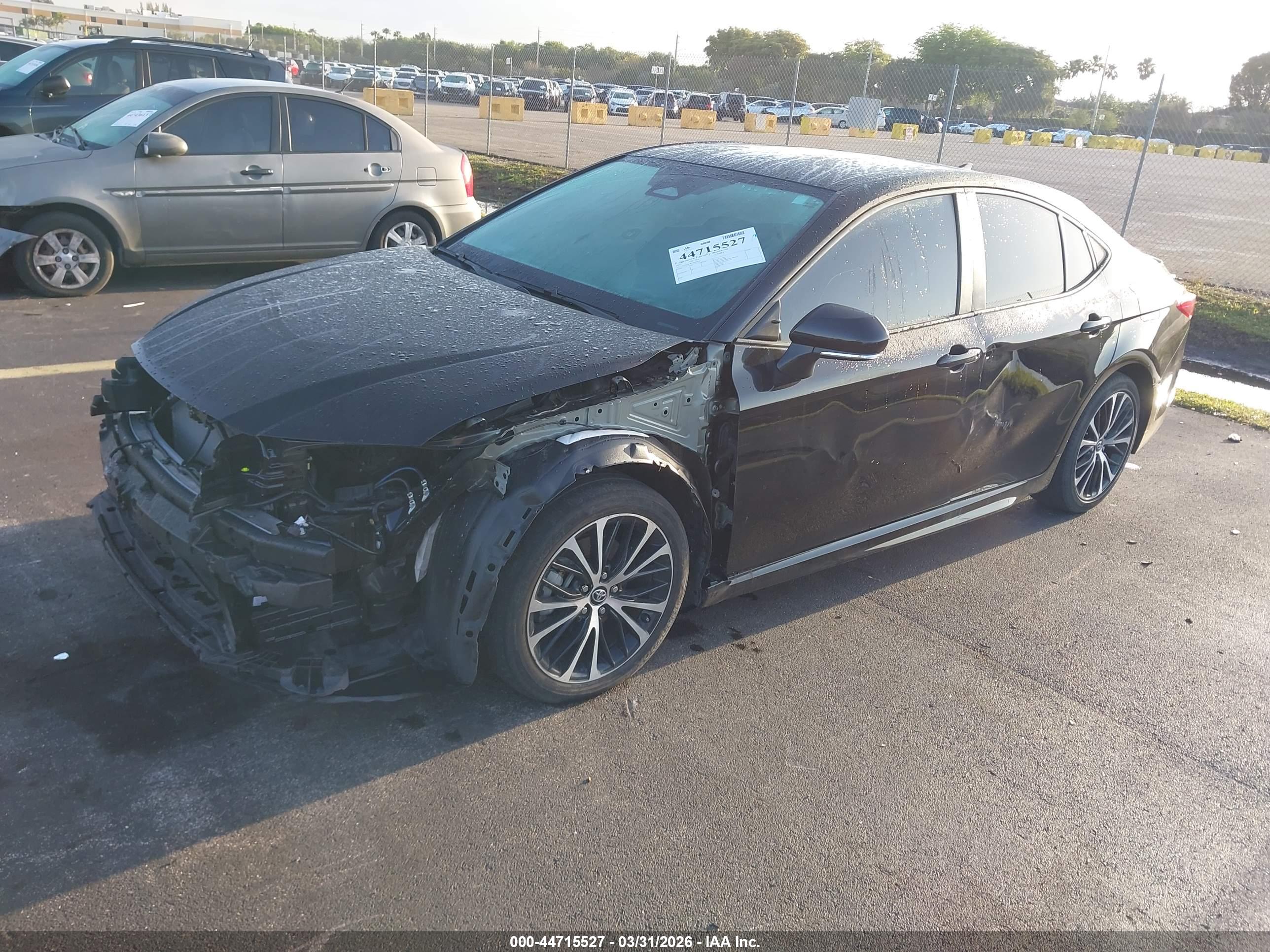 TOYOTA CAMRY image 2