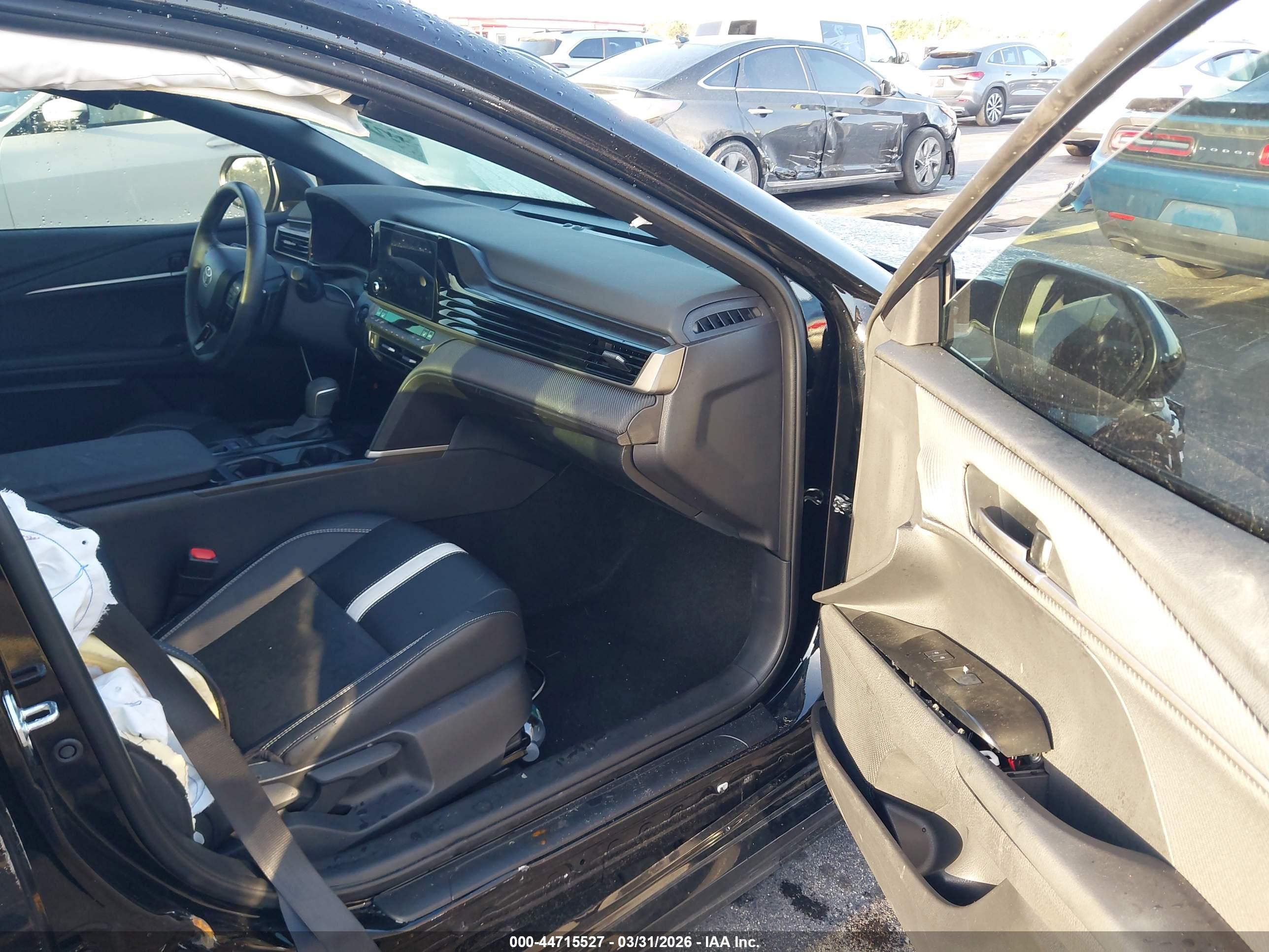 TOYOTA CAMRY image 5