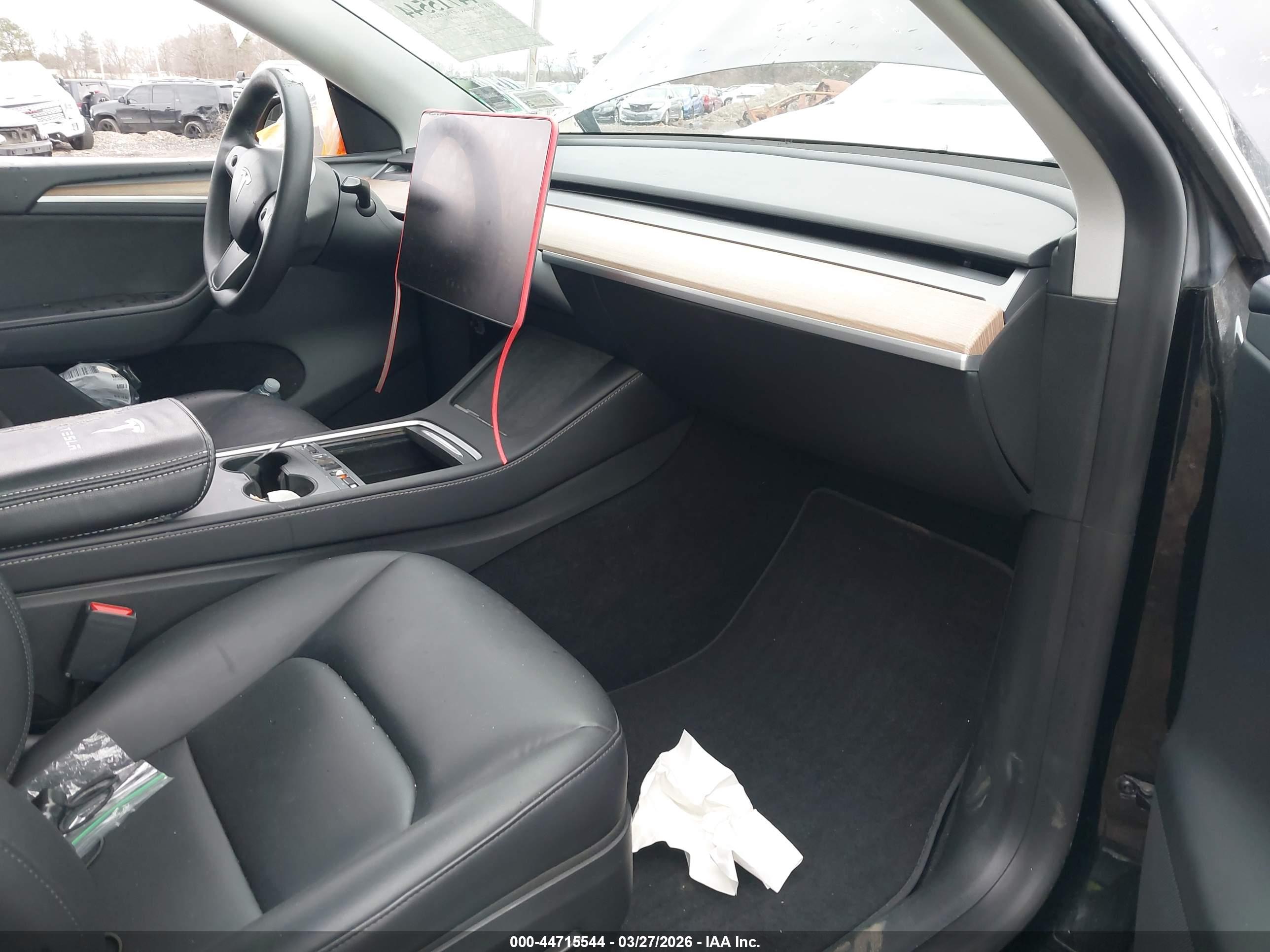 TESLA MODEL image 5