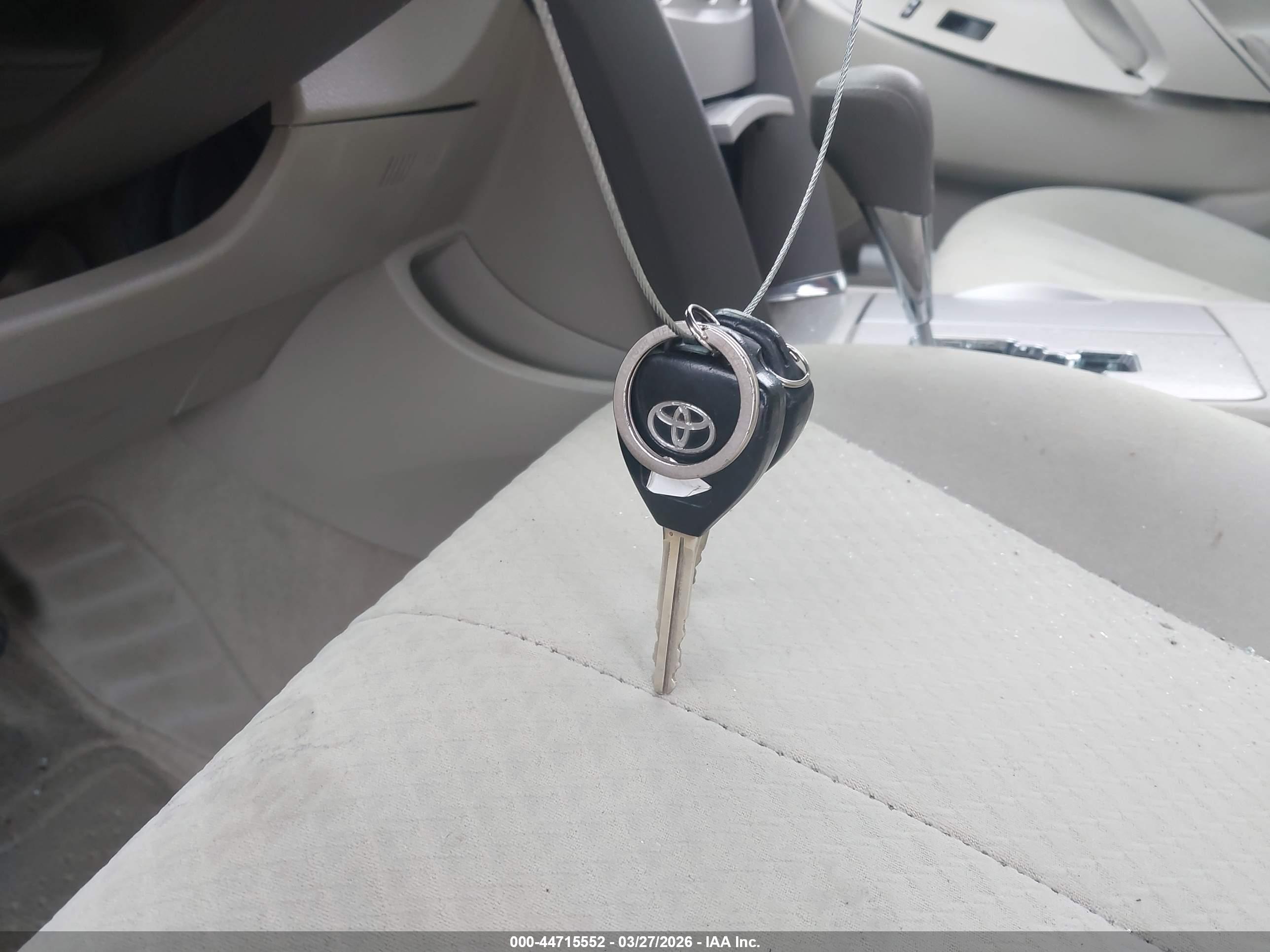 TOYOTA CAMRY image 11