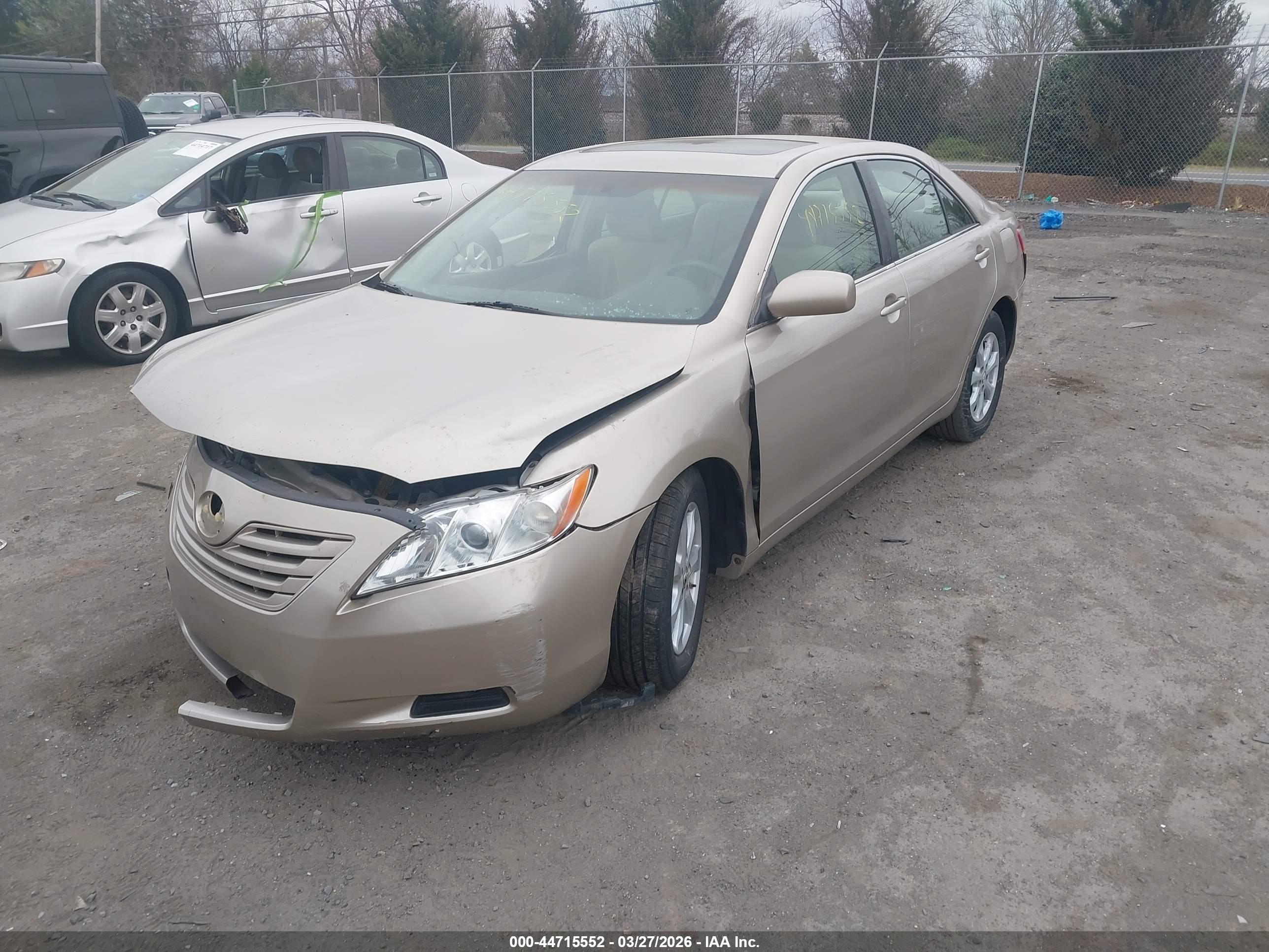 TOYOTA CAMRY image 2