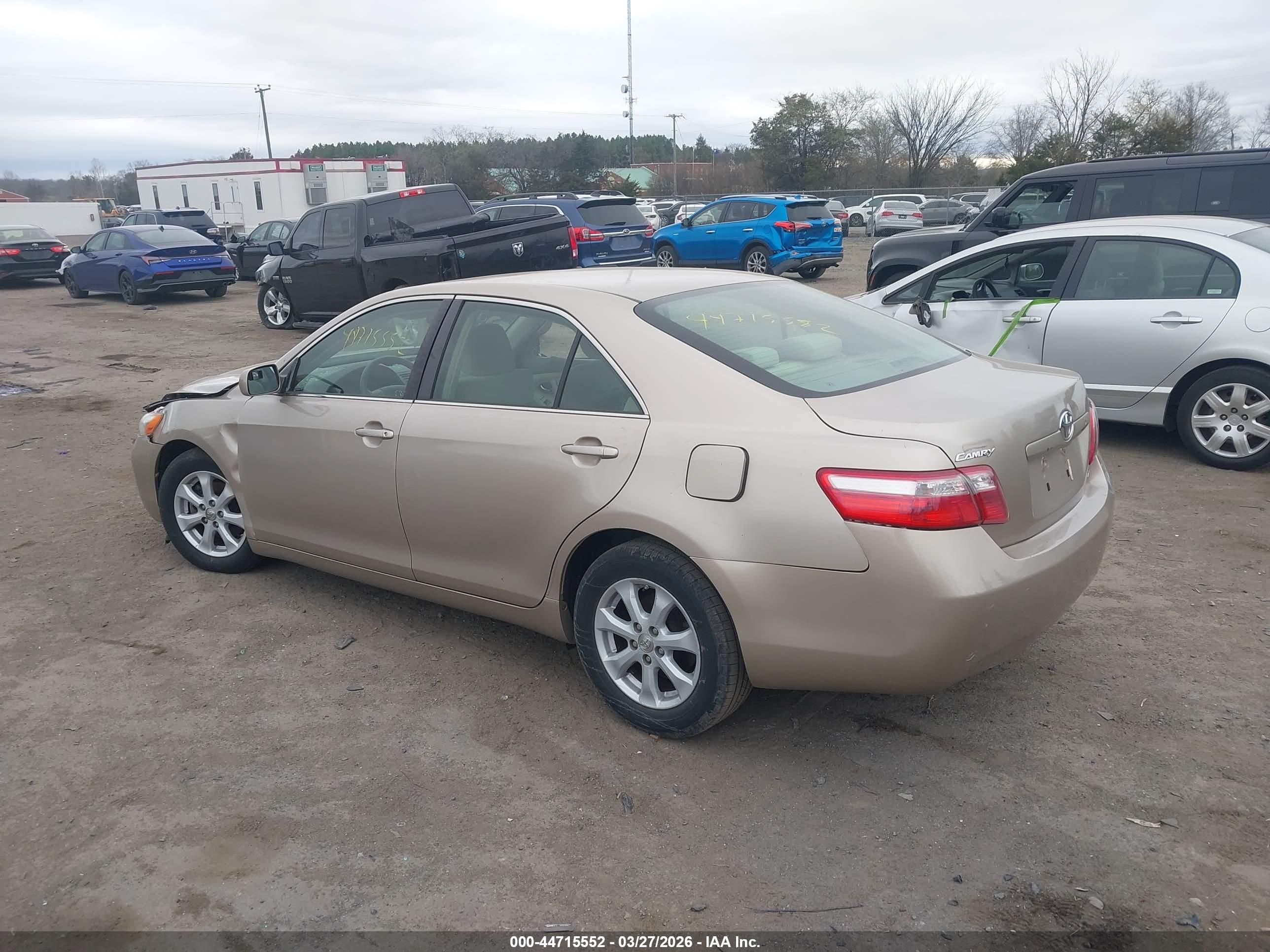 TOYOTA CAMRY image 3