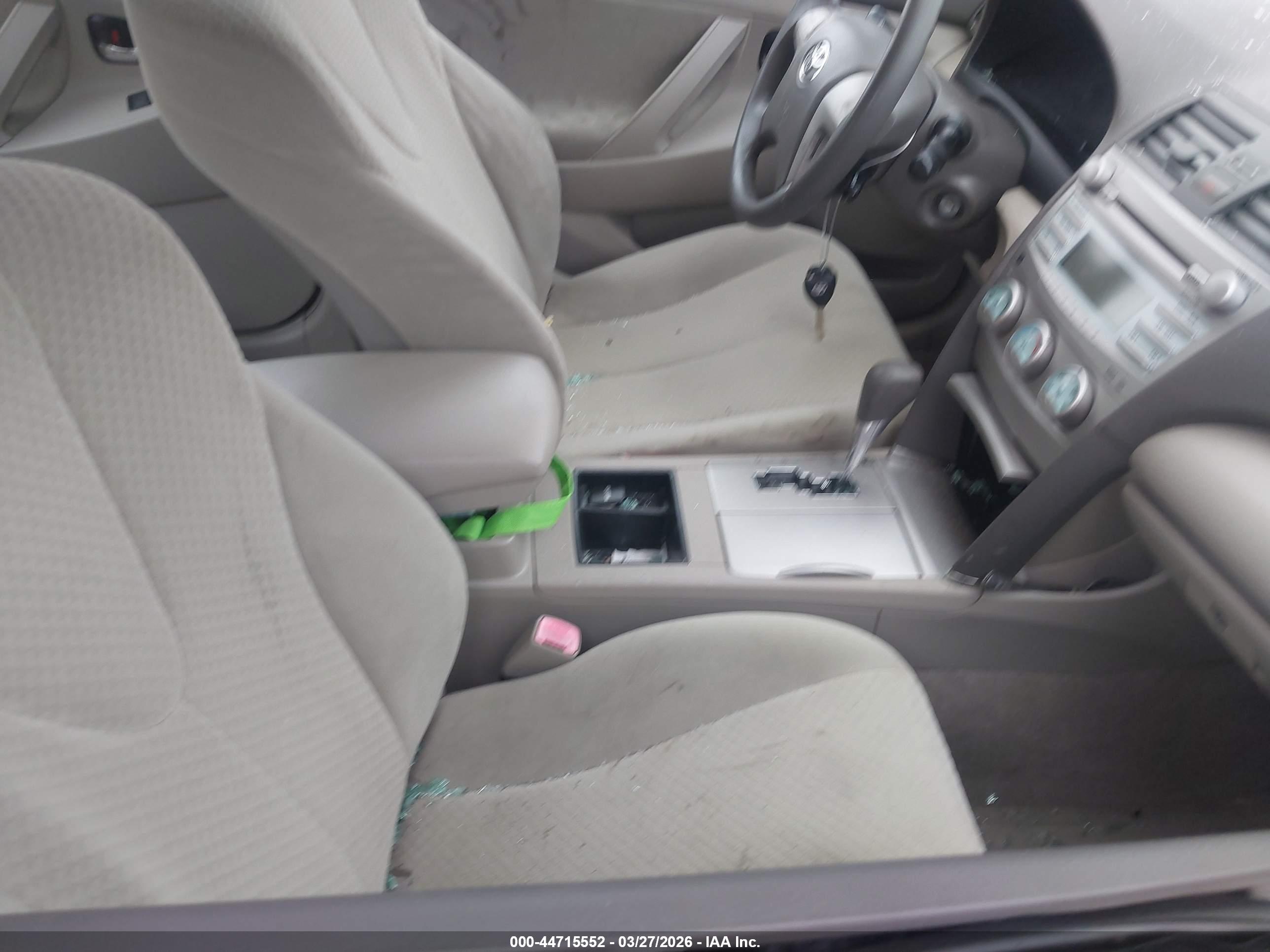 TOYOTA CAMRY image 5