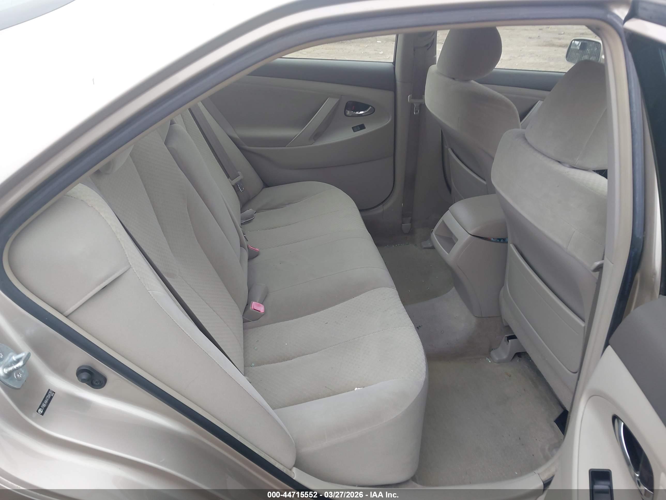 TOYOTA CAMRY image 8