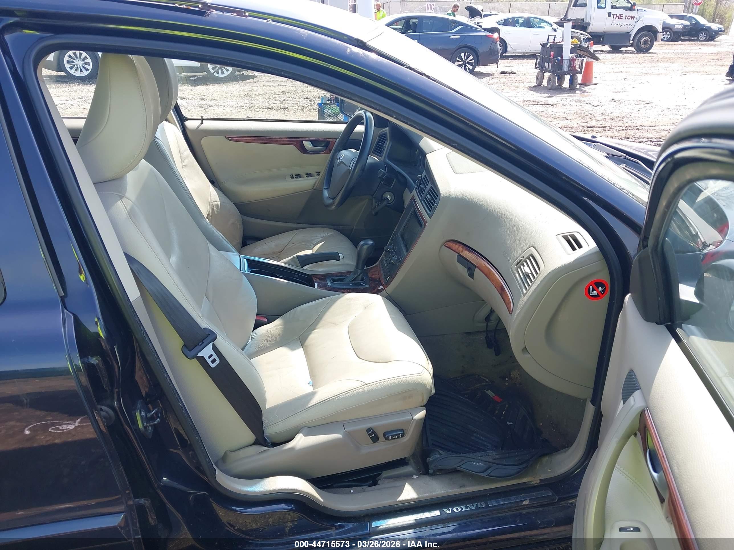 VOLVO S60 image 5