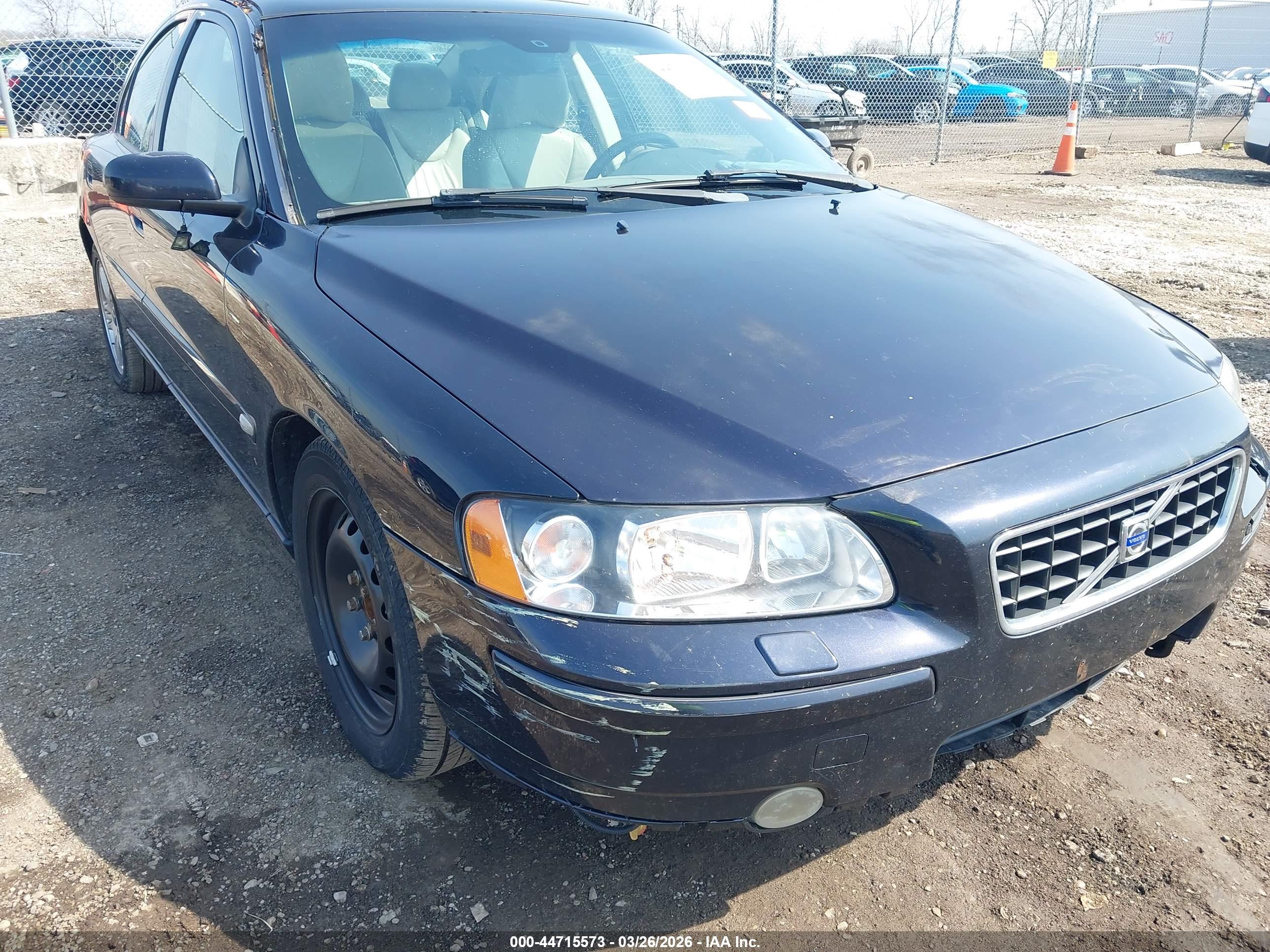 VOLVO S60 image 6