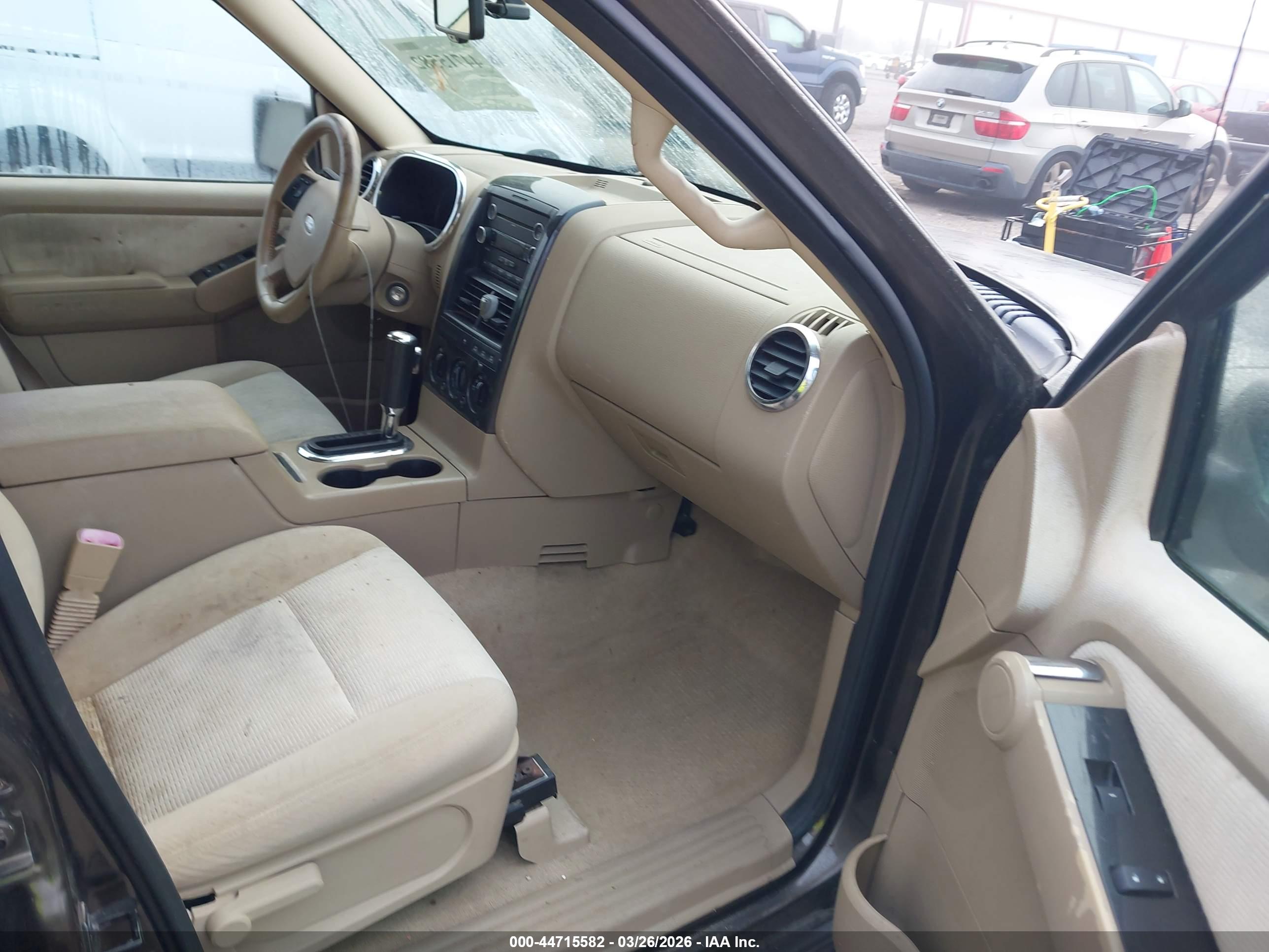 FORD EXPLORER image 5