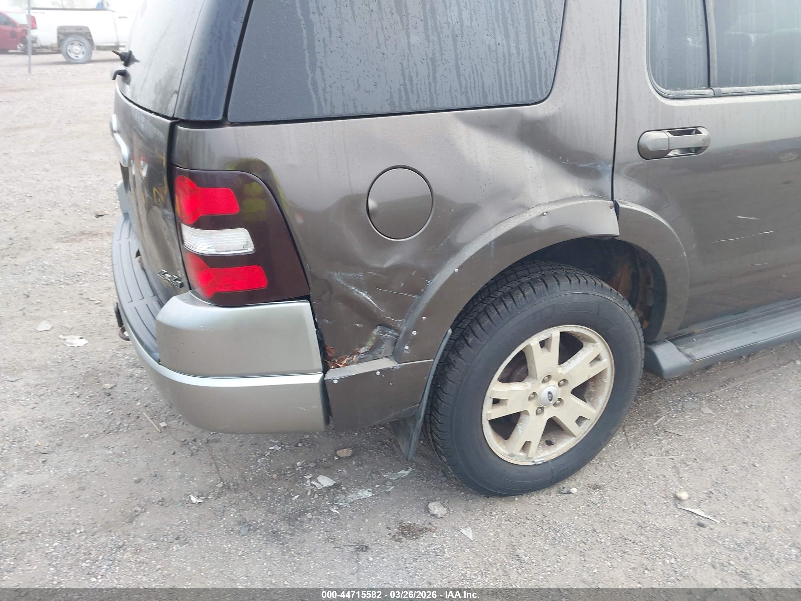 FORD EXPLORER image 6