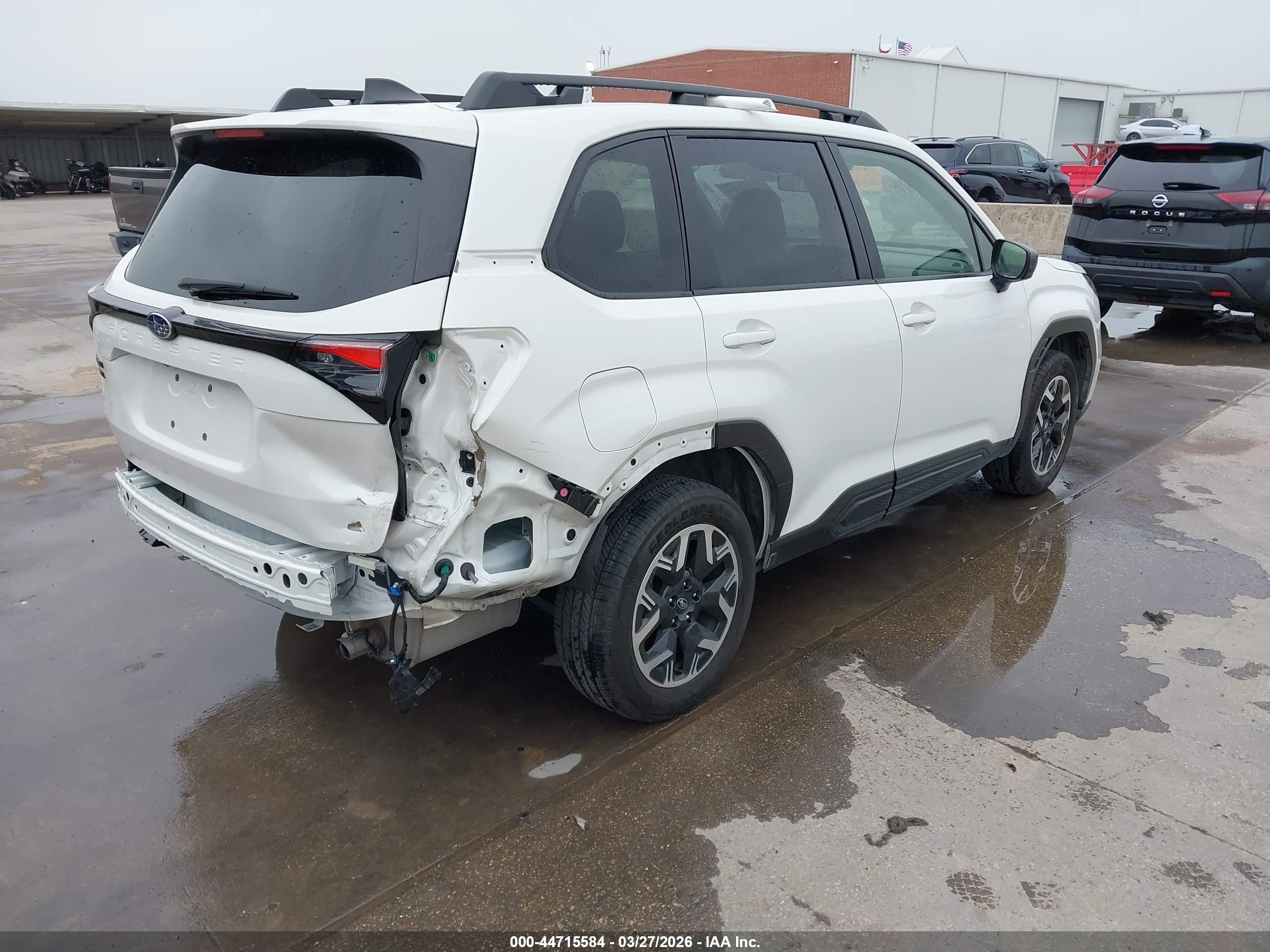 SUBARU FORESTER image 4