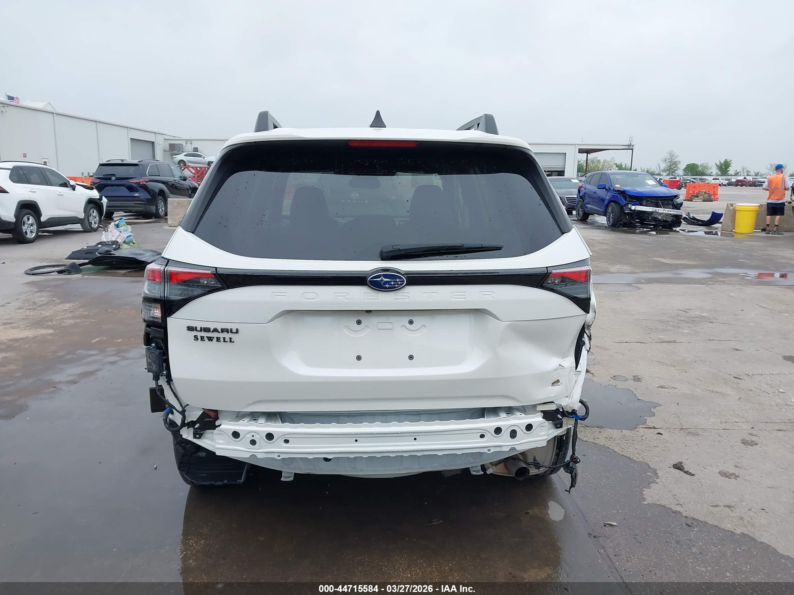 SUBARU FORESTER image 6
